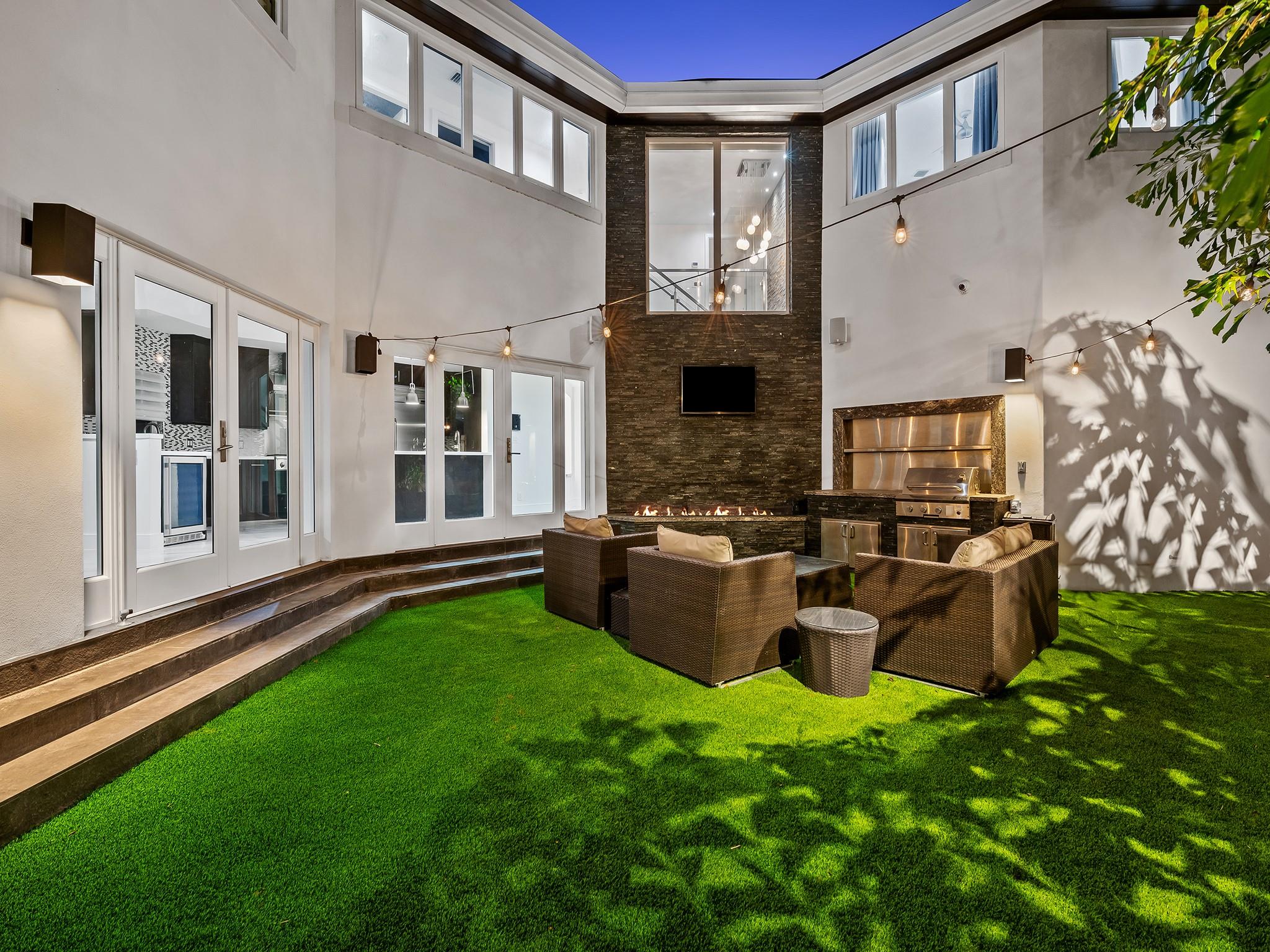 RIO VISTA ISLES - Residential