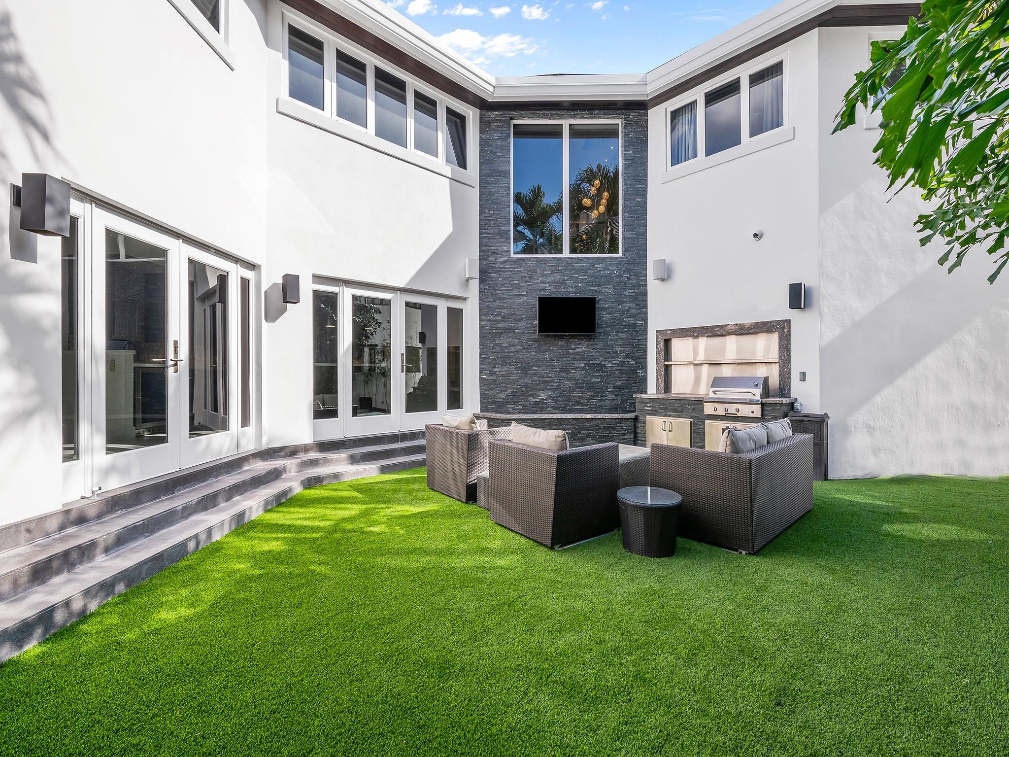 RIO VISTA ISLES - Residential