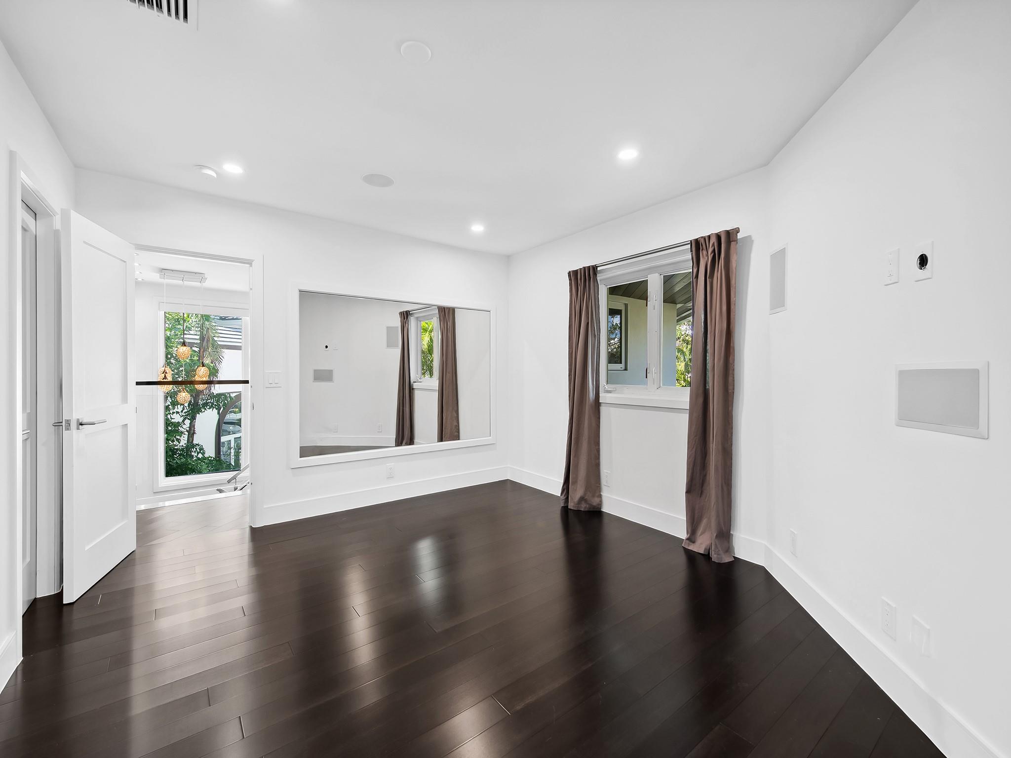 RIO VISTA ISLES - Residential