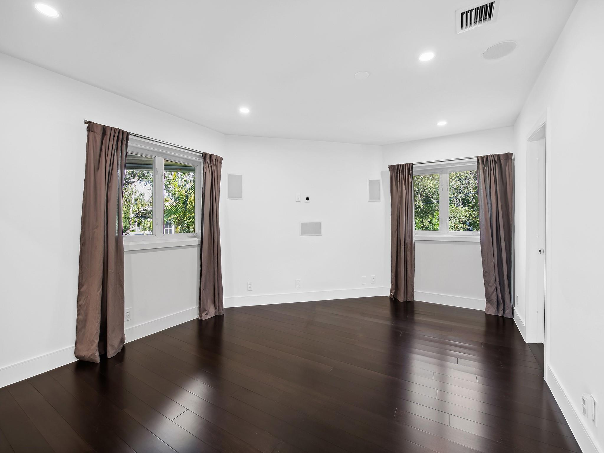 RIO VISTA ISLES - Residential