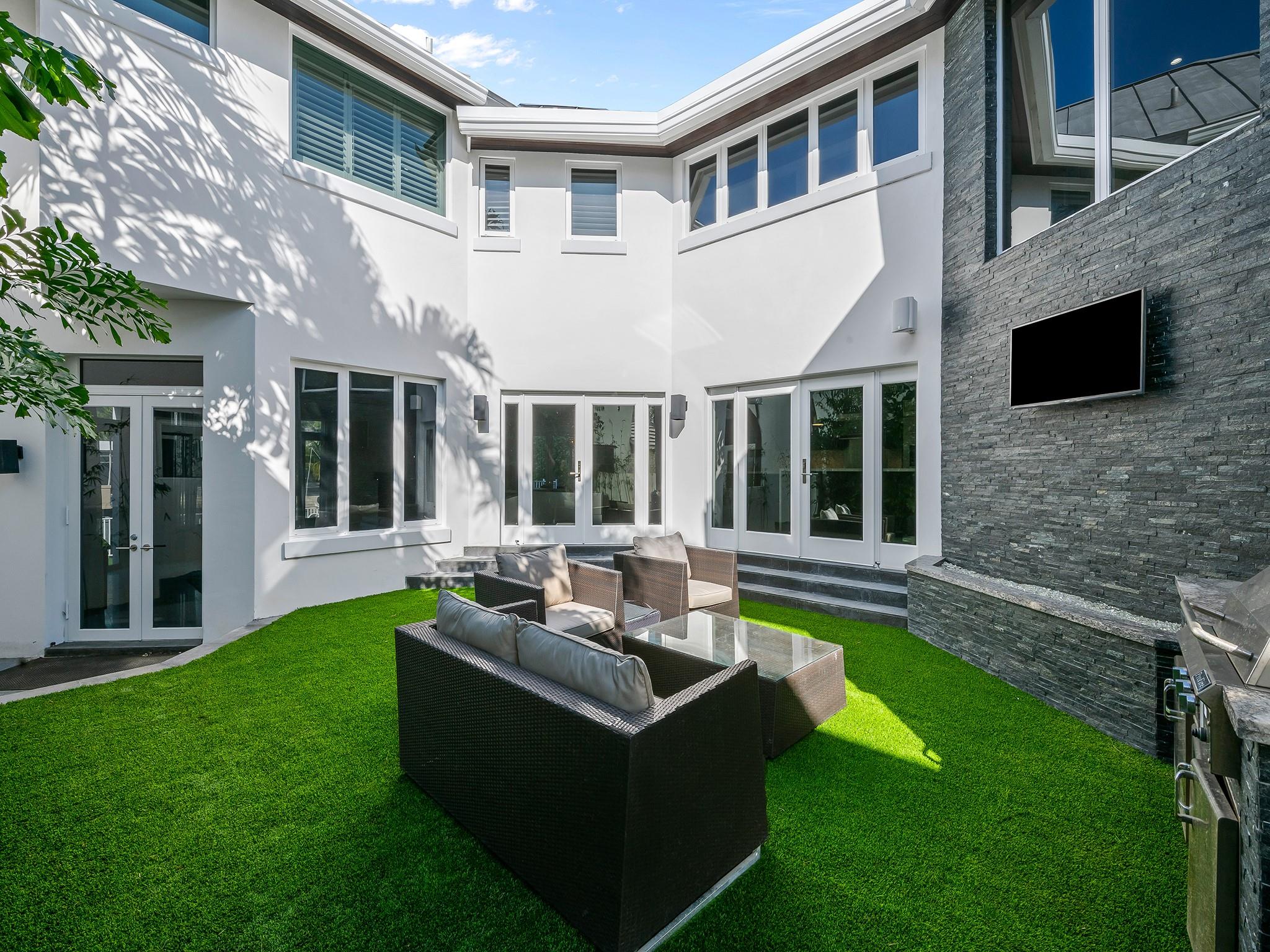 RIO VISTA ISLES - Residential