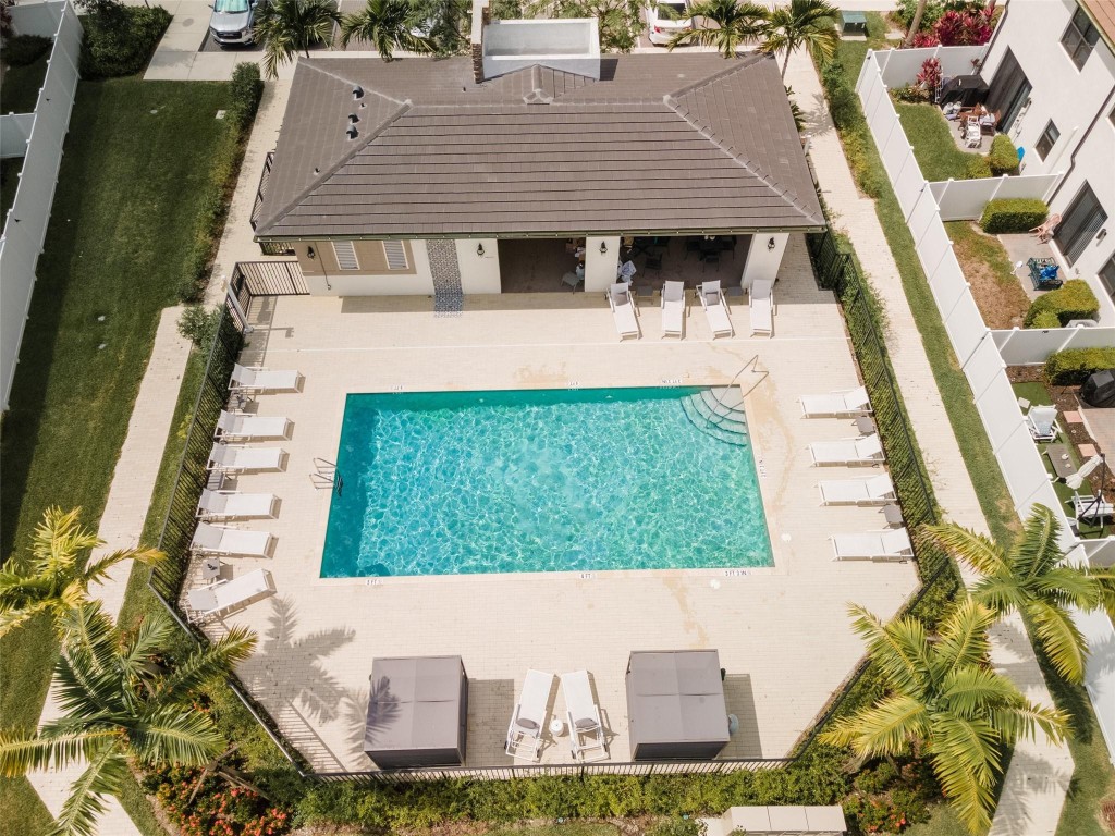 SIENA AT PALM AIRE - Residential Lease