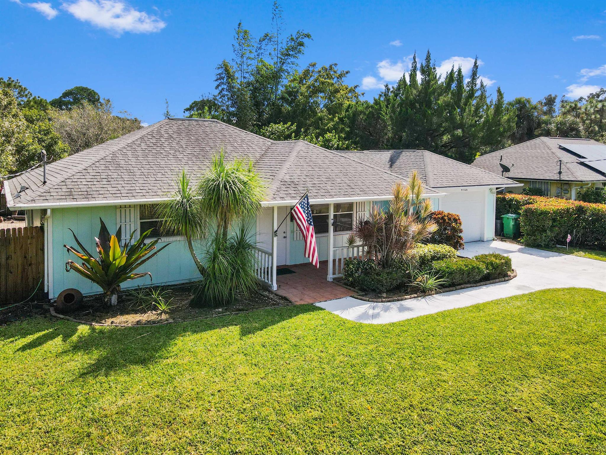 REGINA PALMS - Residential