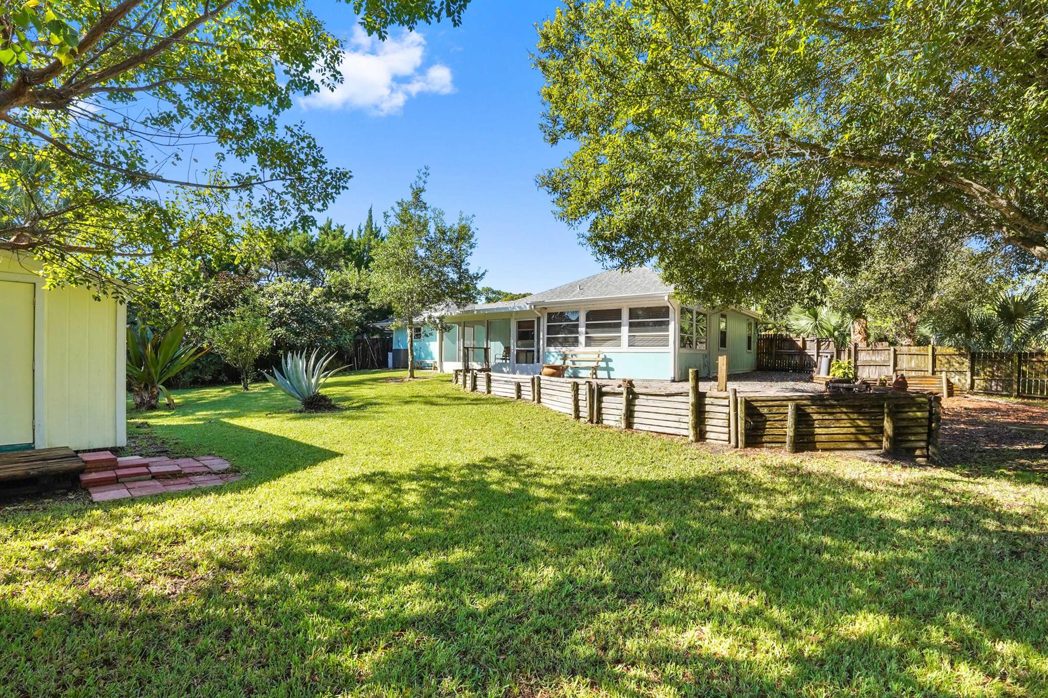 REGINA PALMS - Residential