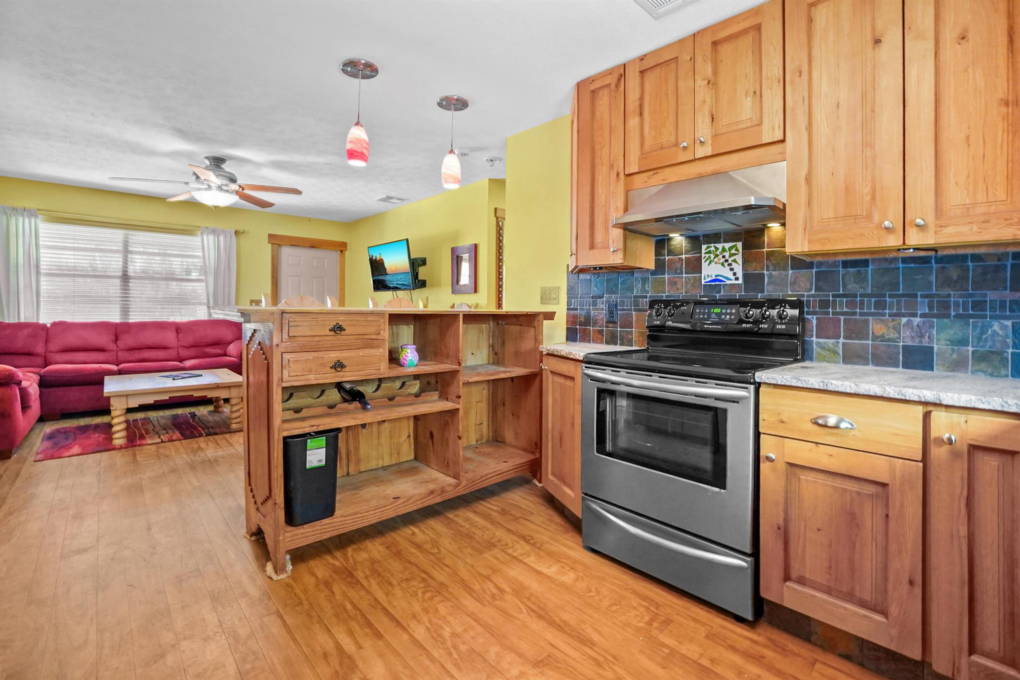 REGINA PALMS - Residential