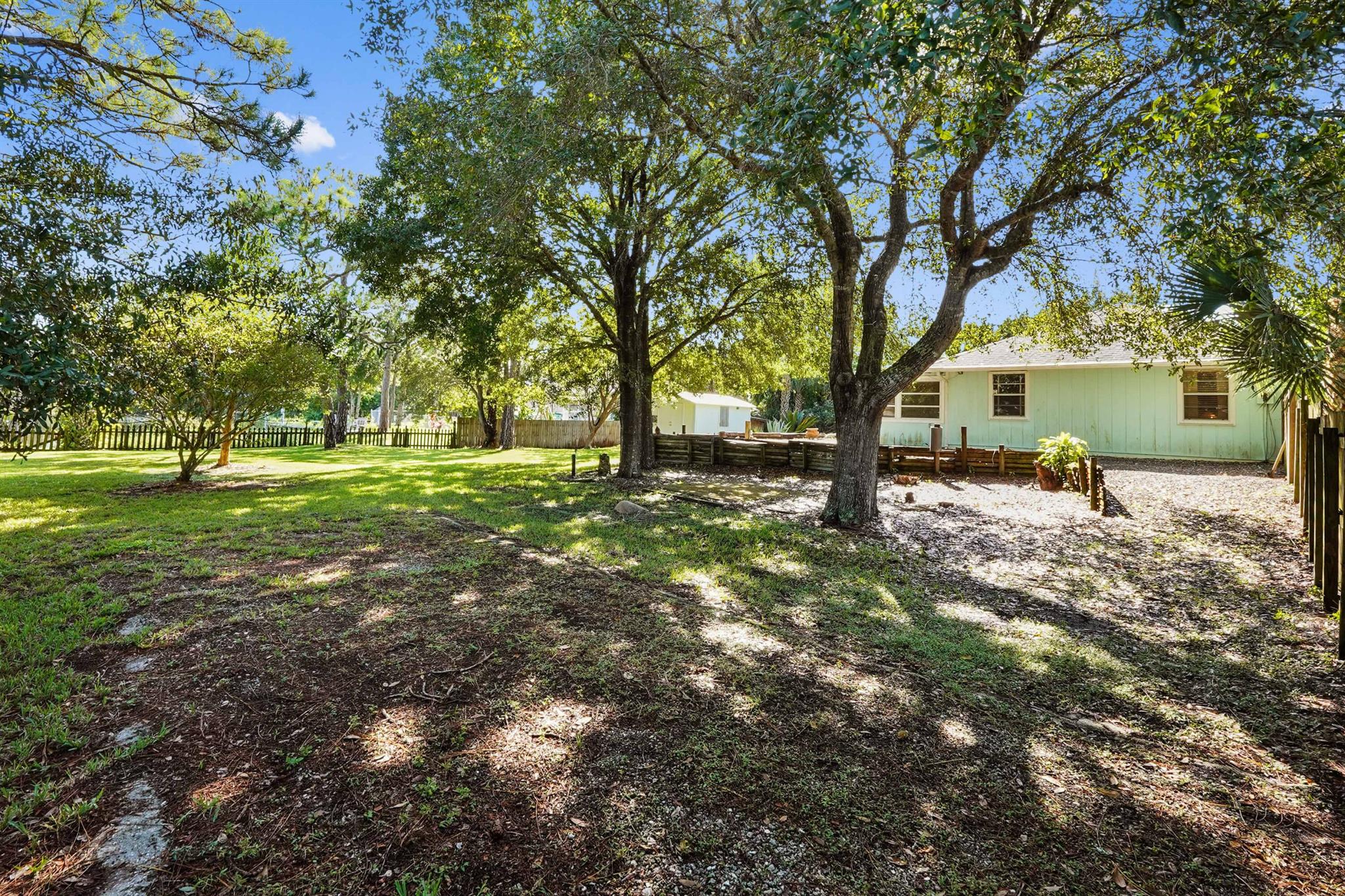 REGINA PALMS - Residential