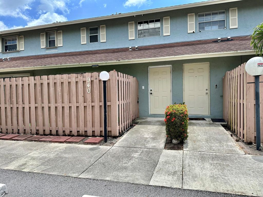 Photo of 940 Cypress Way E, Palm Springs, FL 33406 (MLS # R10898864)