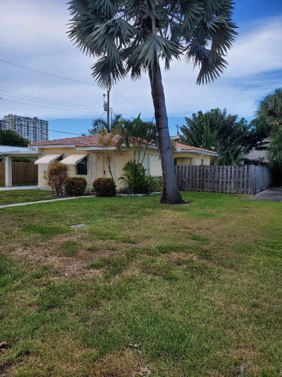 608 S Riverside Drive