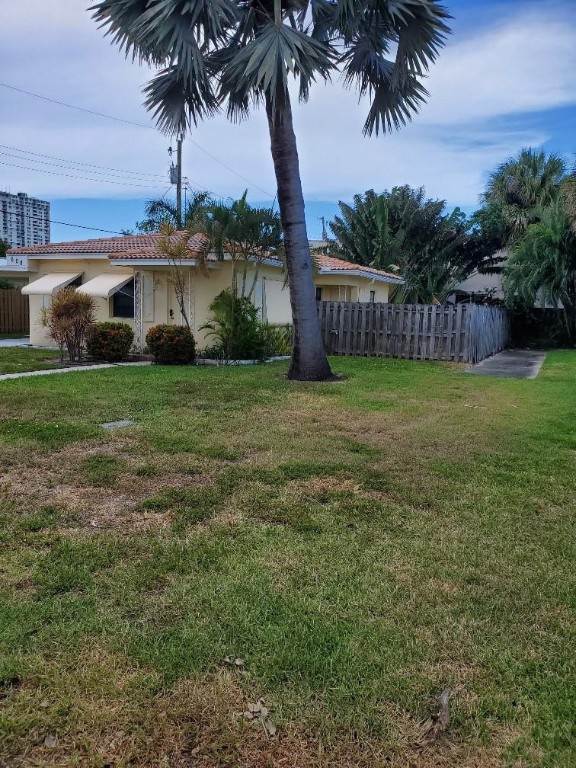 608 S Riverside Drive