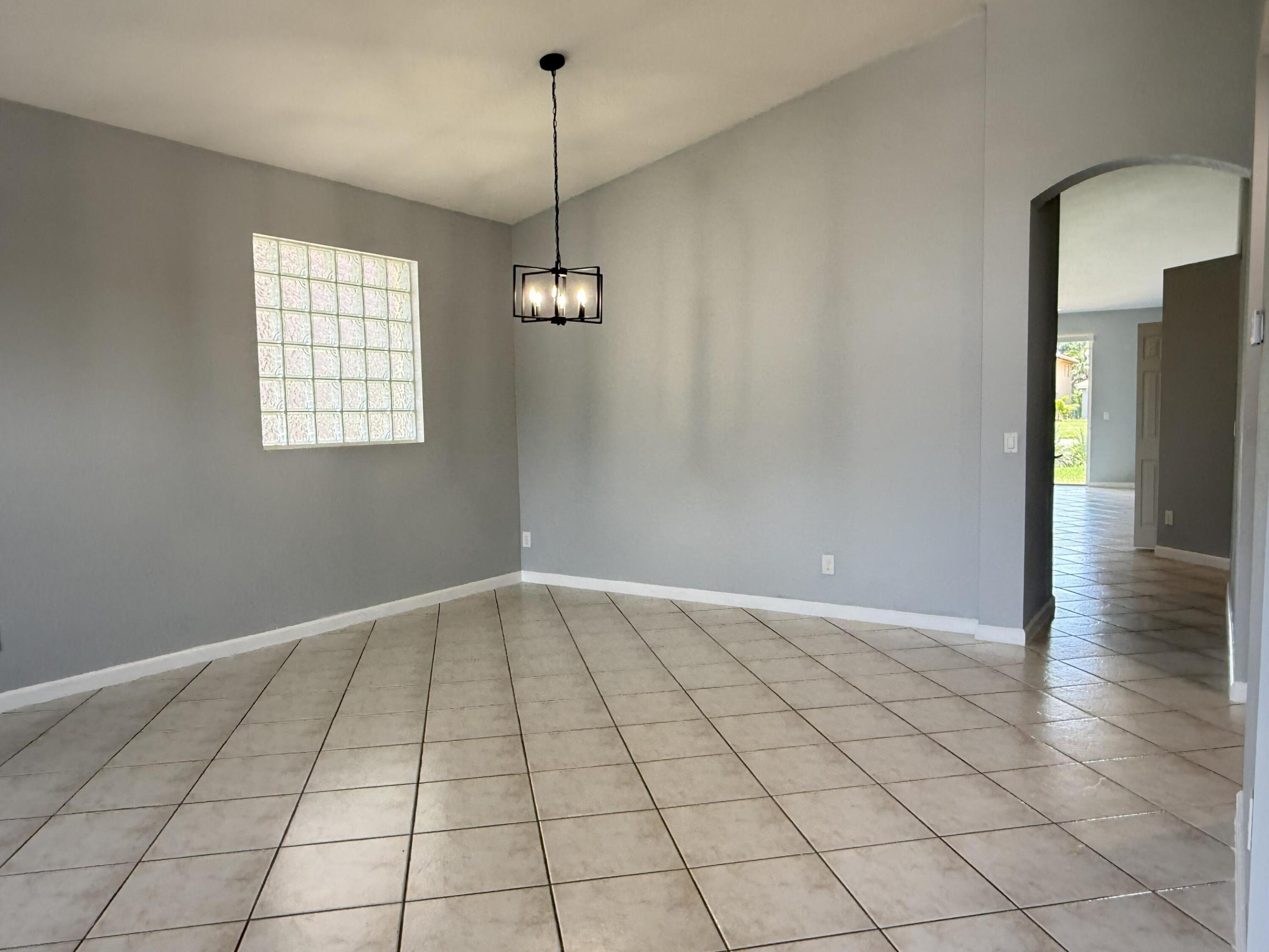 Properties 9084 Silver Glen Way