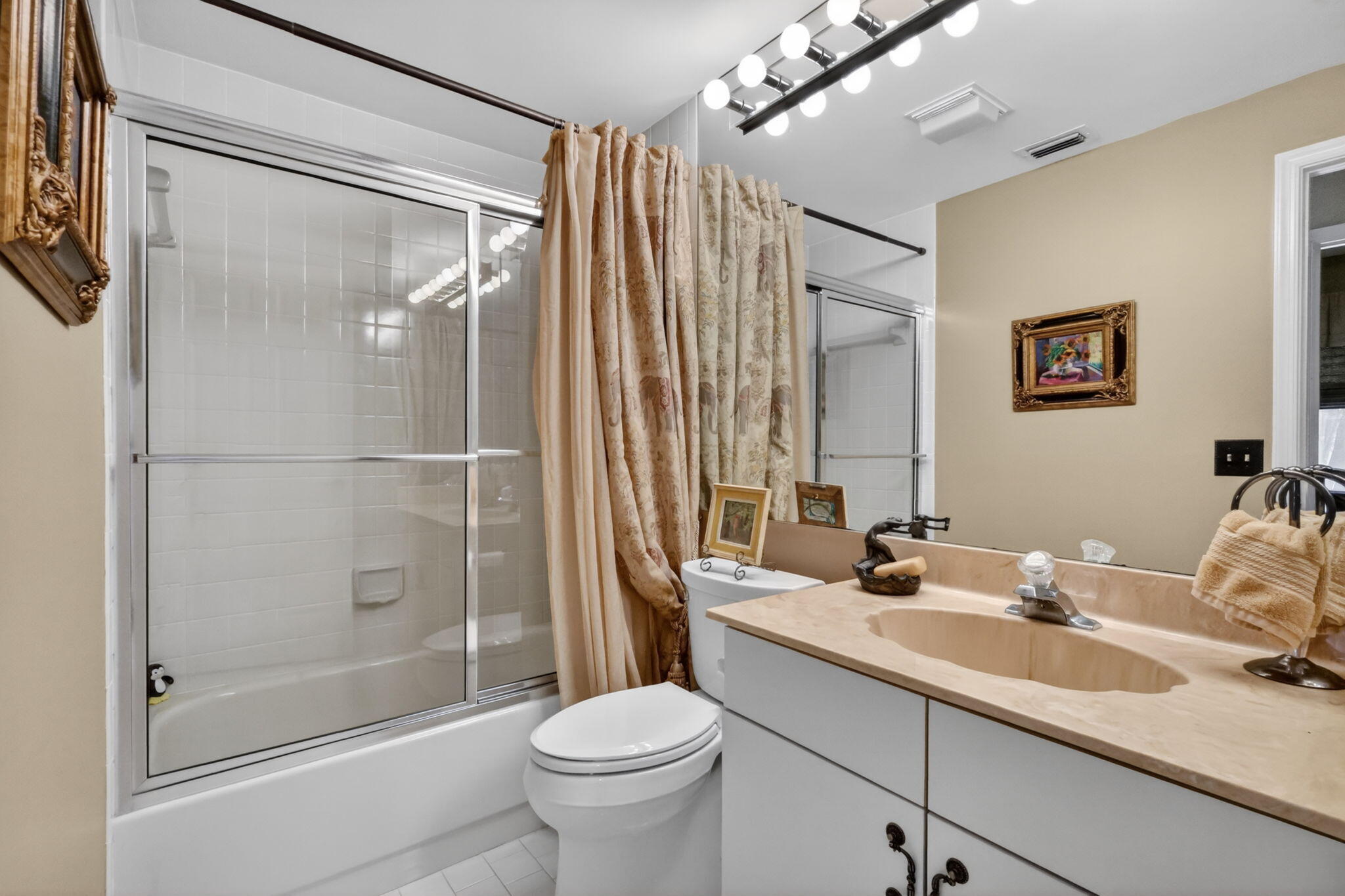 LEXINGTON CLUB VILLAS CONDO - Residential
