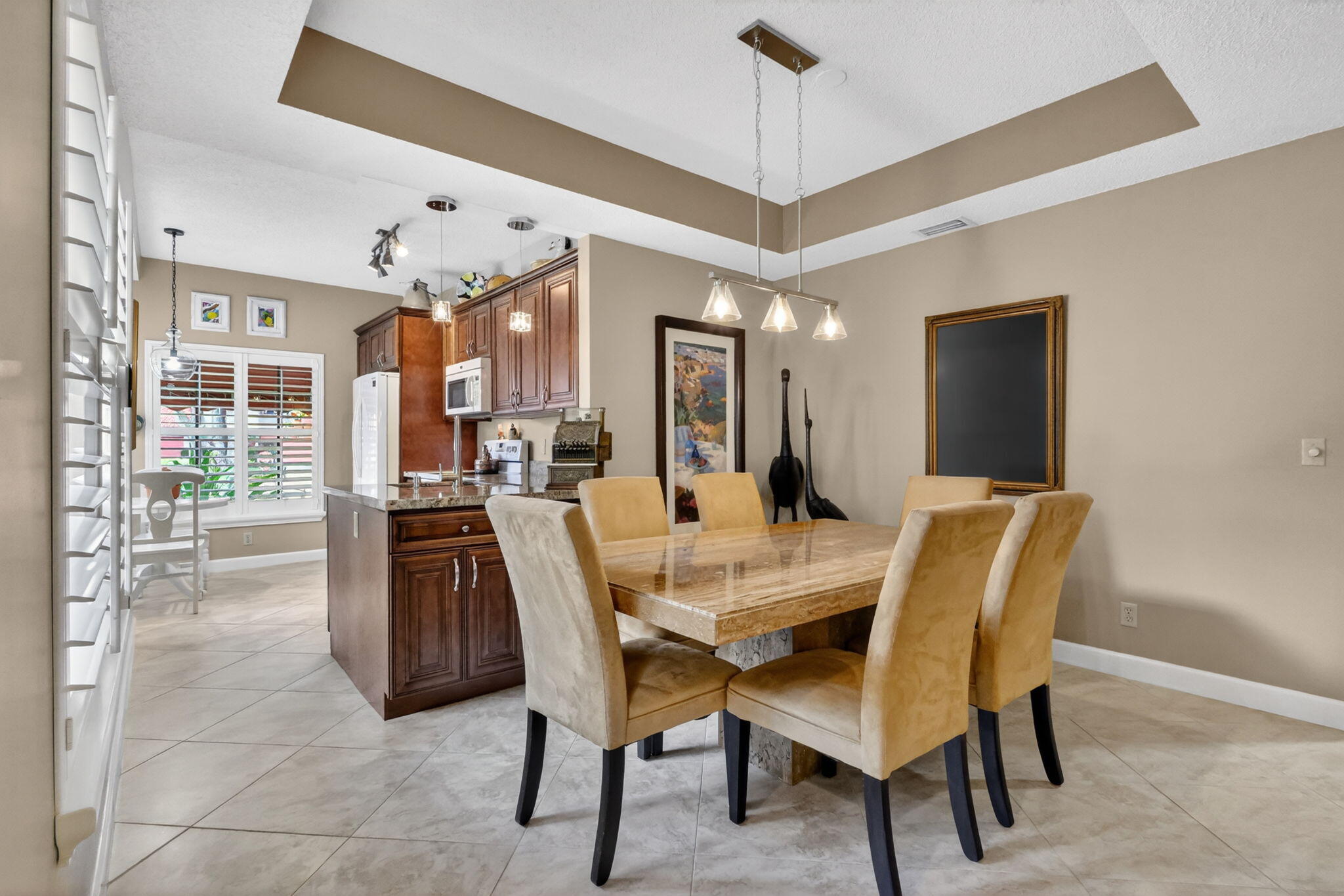 LEXINGTON CLUB VILLAS CONDO - Residential