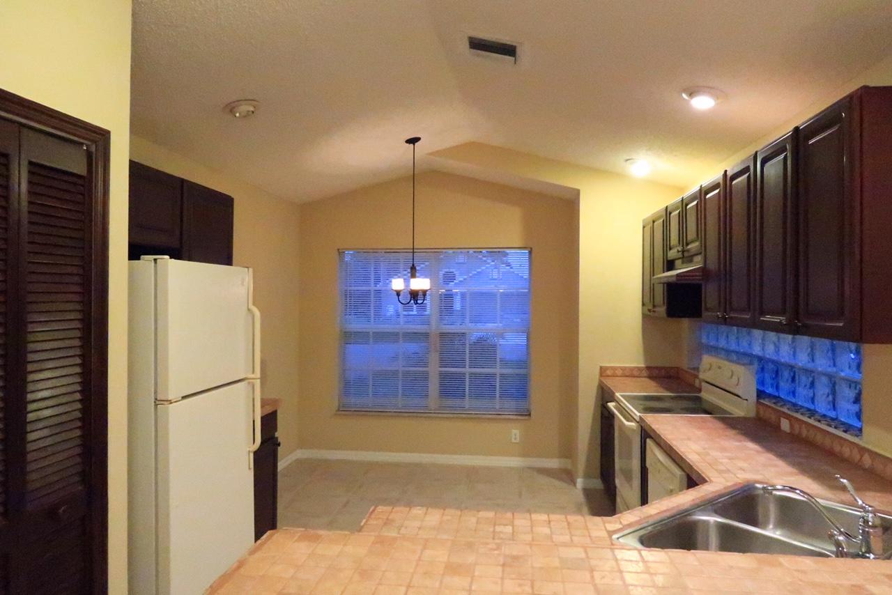 NORTH PALM BEACH HEIGHTS SEC 3 - Residential Lease