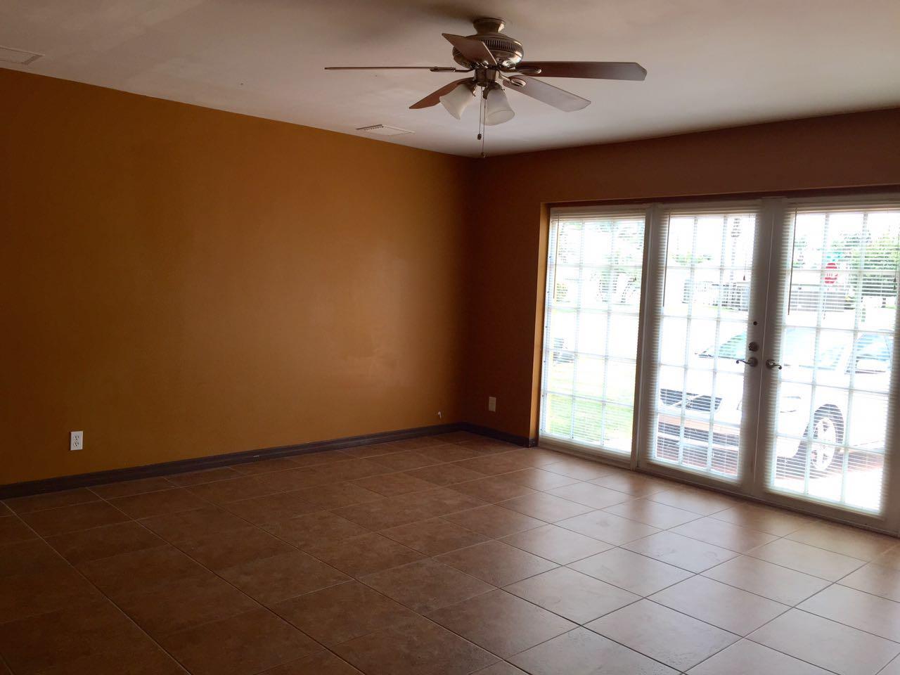 NORTH PALM BEACH HEIGHTS SEC 3 - Residential Lease