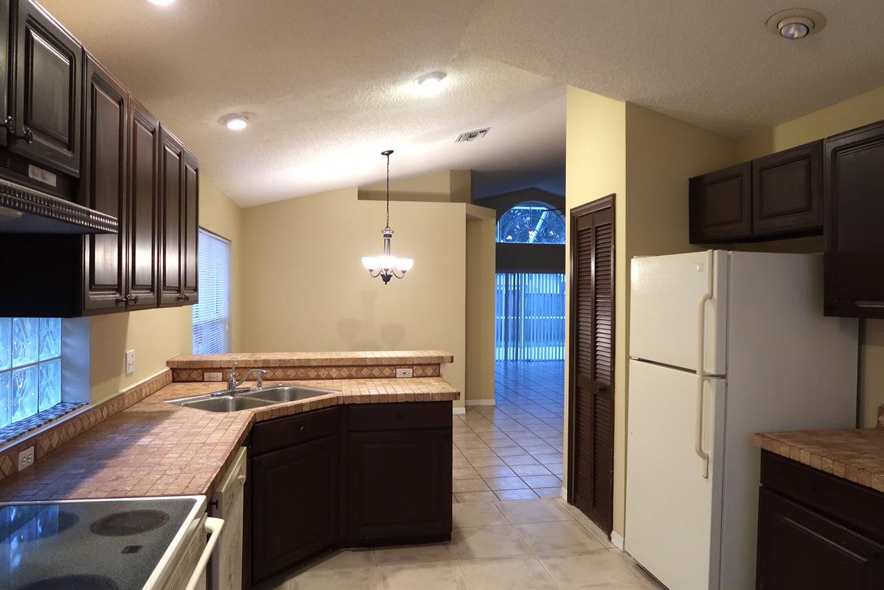 NORTH PALM BEACH HEIGHTS SEC 3 - Residential Lease