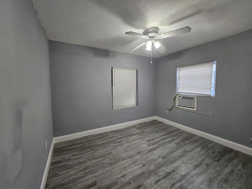 Welcome to this beautifully renovated, single-family home in Flamingo Village! This spacious floor plan offers generously sized bedrooms and a bright, open living area perfect for modern living. Enjoy a large, private yard — ideal for outdoor entertaining and relaxation. Recent upgrades include fully remodeled kitchen and bathroom, plus stylish new windows throughout.
Landlords approval, NO HOA. Decent Credit score.