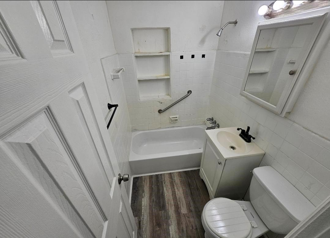 FLAMINGO VILLAGE - Residential Lease