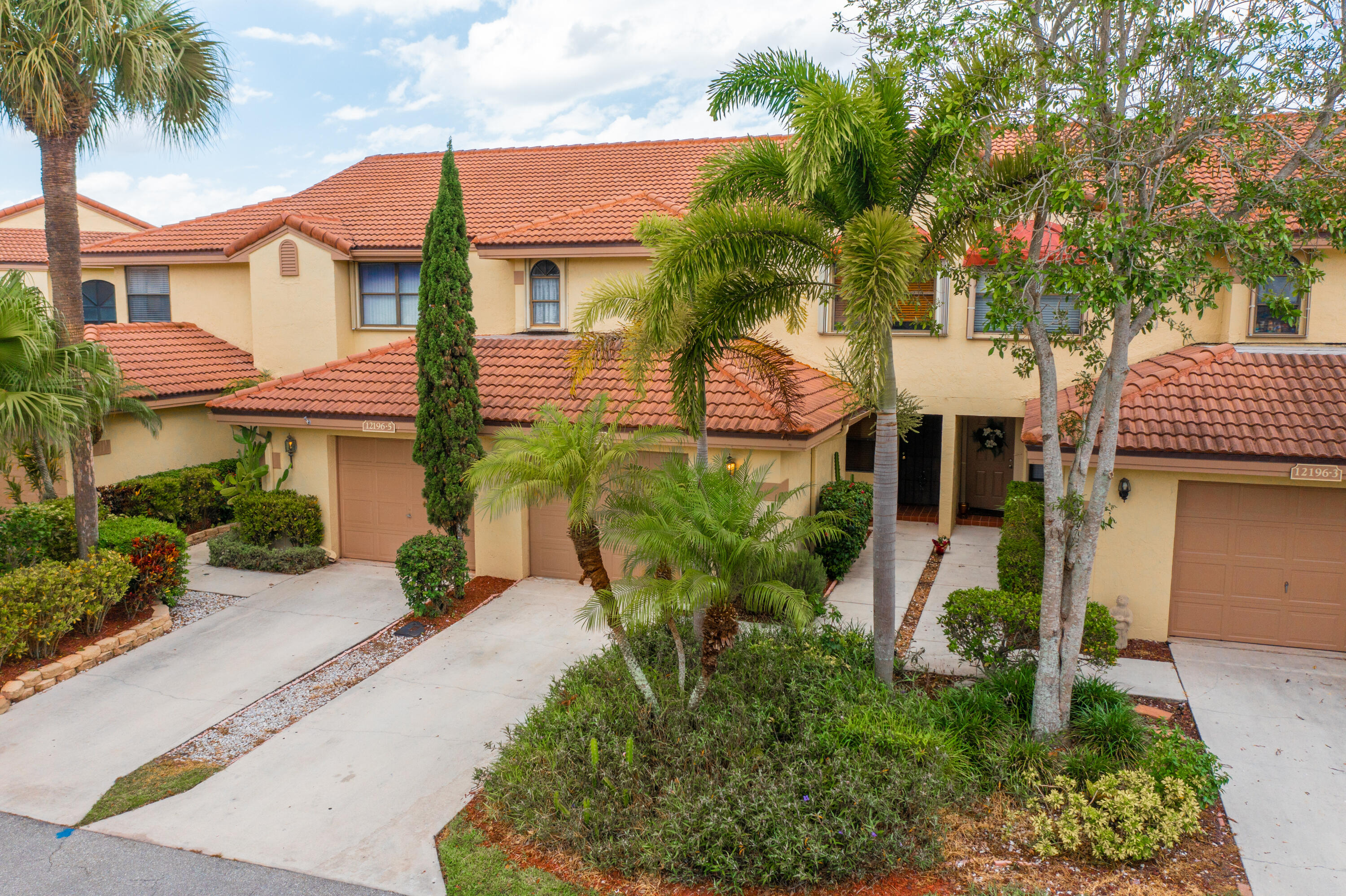 Country Club Cove - Residential