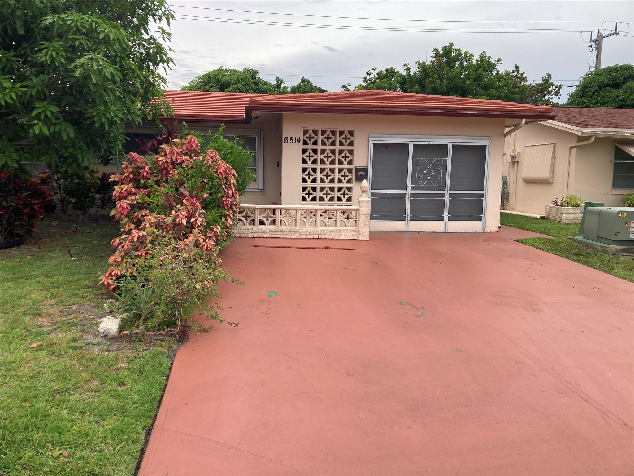 6514 NW 57th Ct