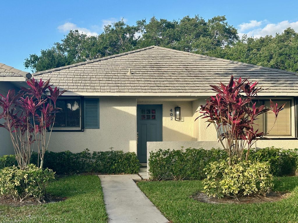Photo of 402 Club Drive, Palm Beach Gardens, FL 33418 (MLS # R11080397)