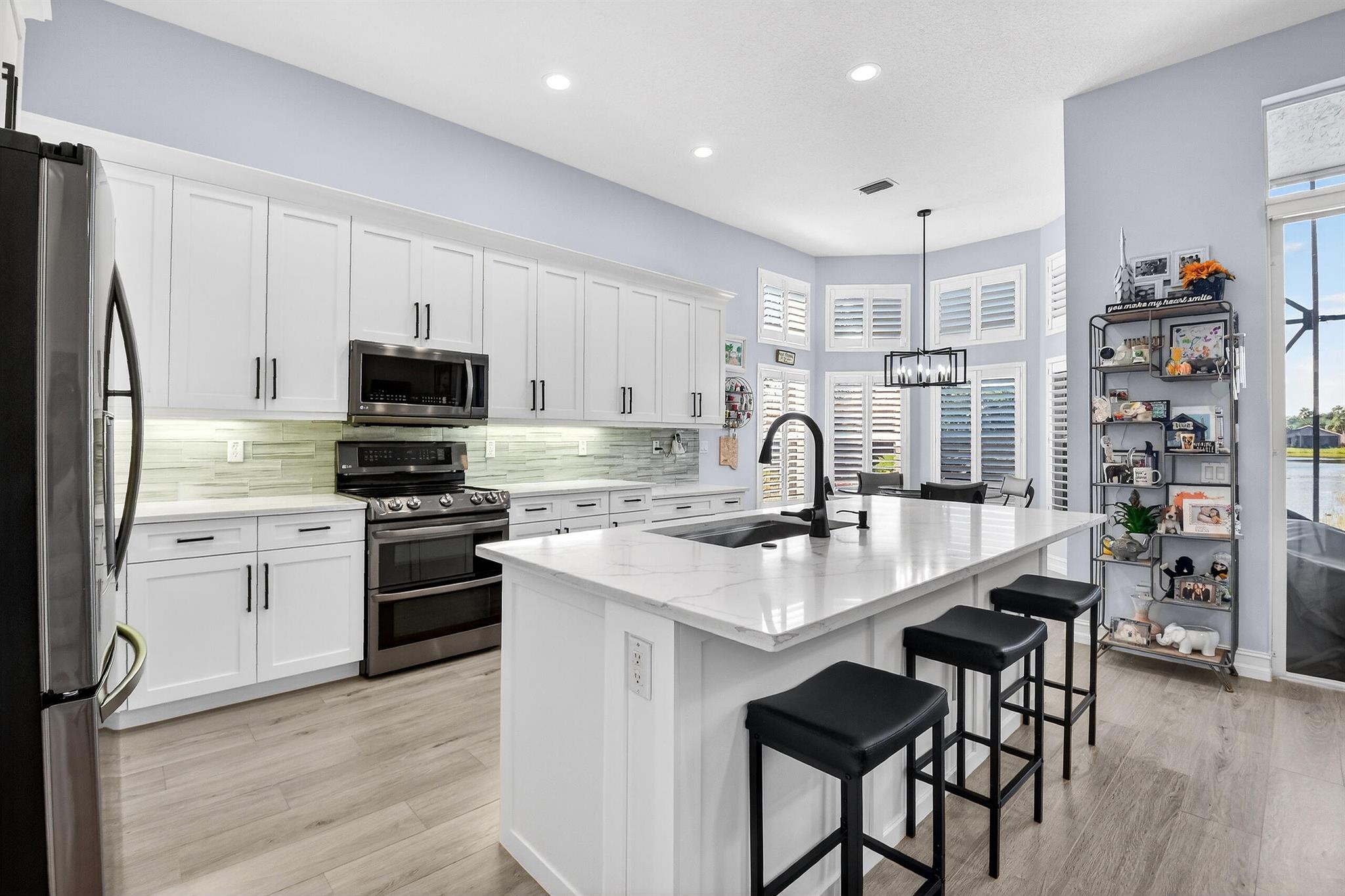 VALENCIA SHORES 3 - Residential