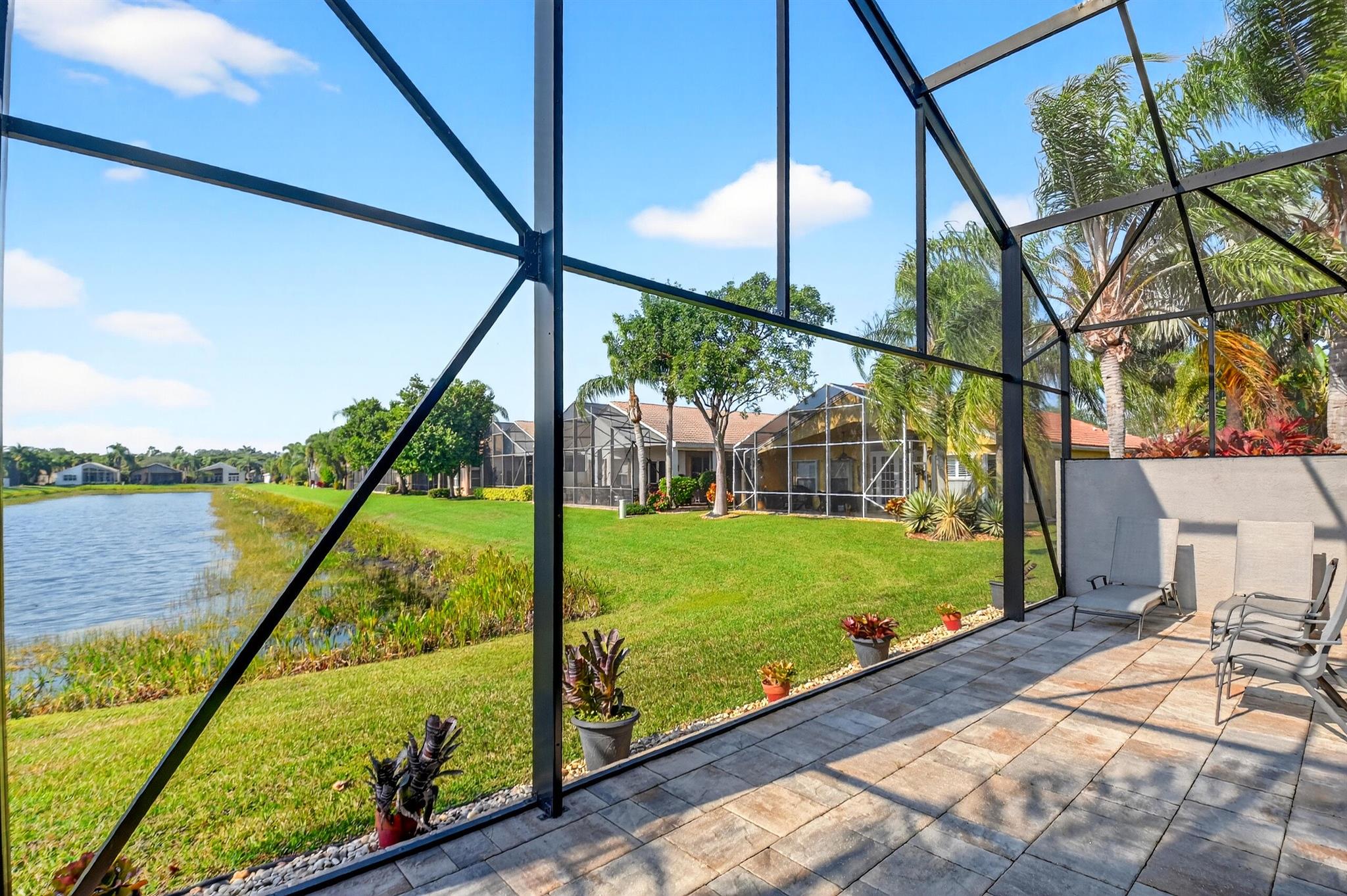 VALENCIA SHORES 3 - Residential