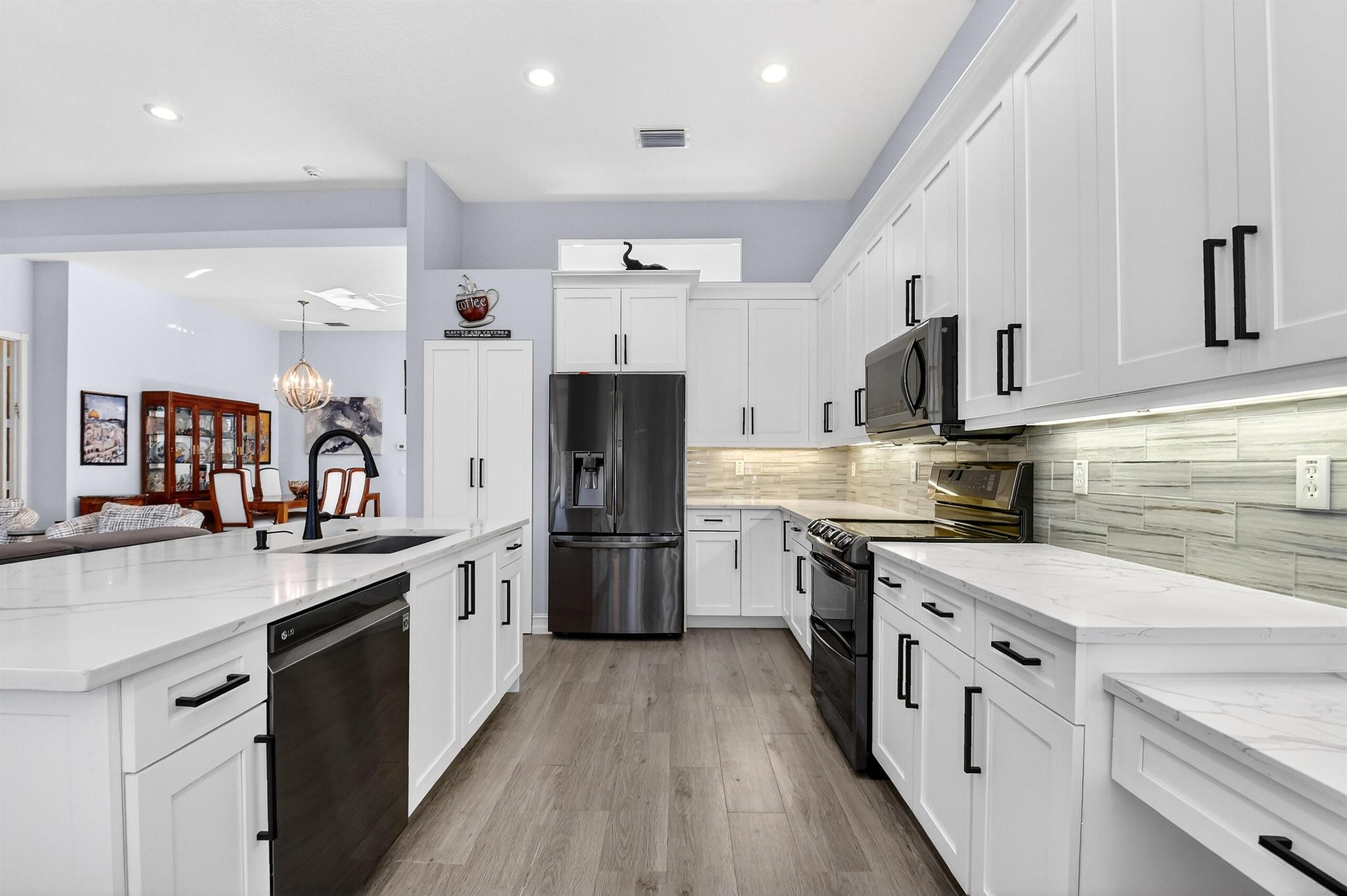 VALENCIA SHORES 3 - Residential