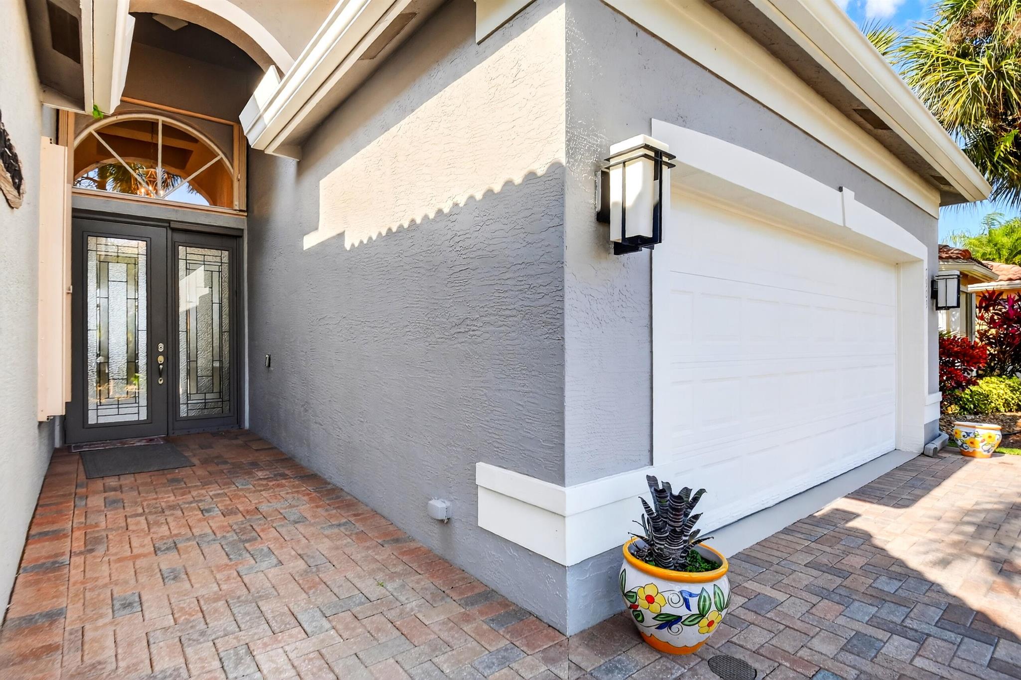 VALENCIA SHORES 3 - Residential