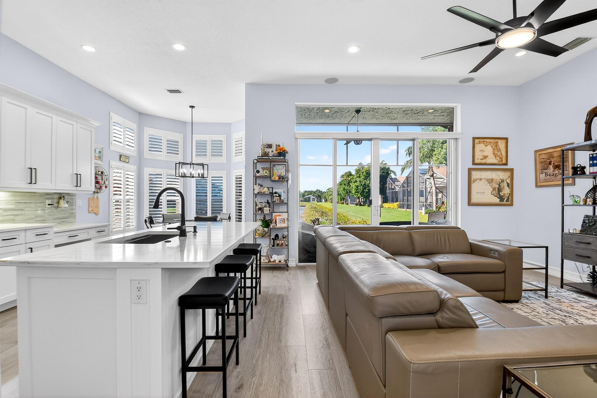 VALENCIA SHORES 3 - Residential