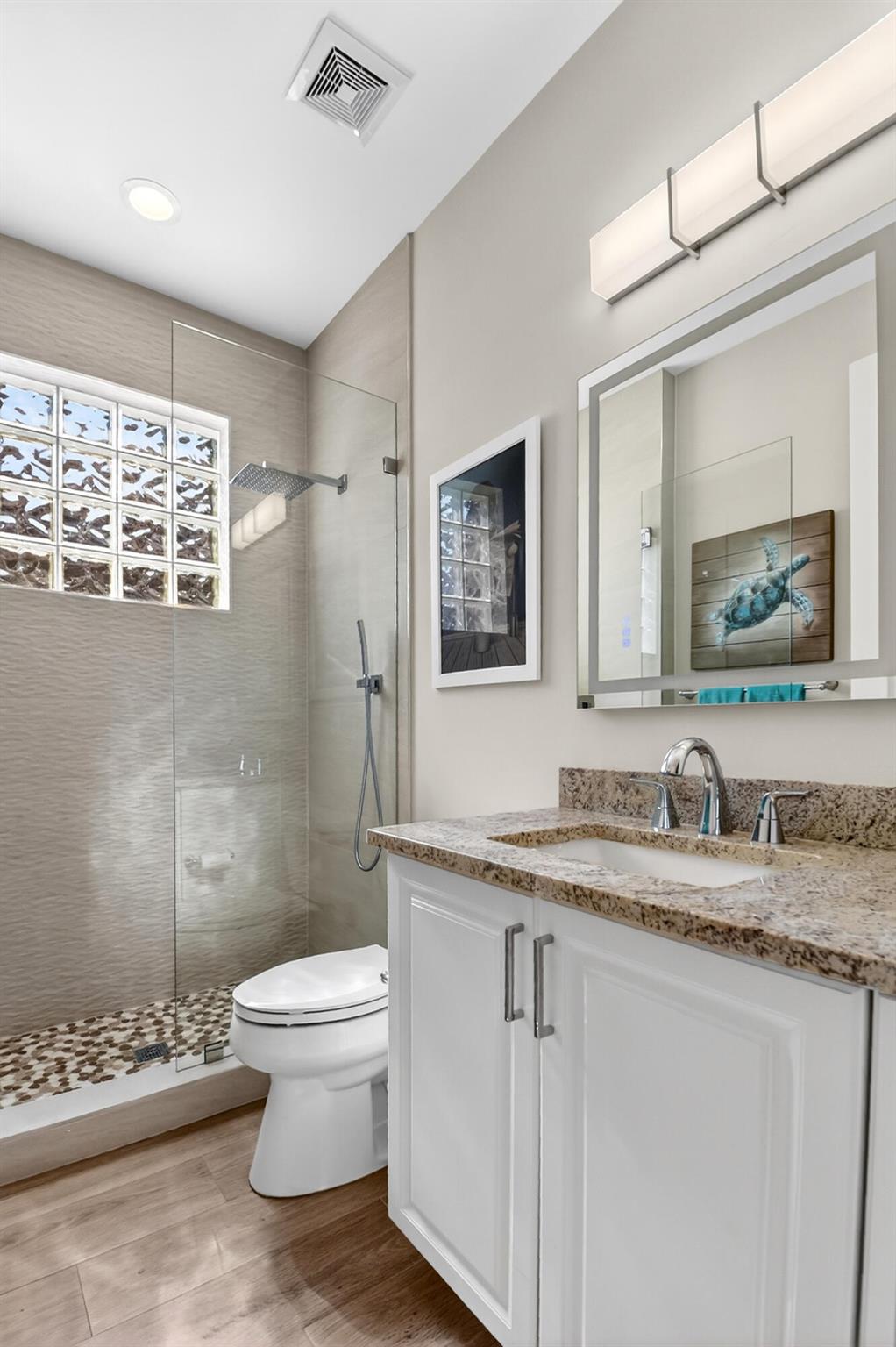 VALENCIA SHORES 3 - Residential