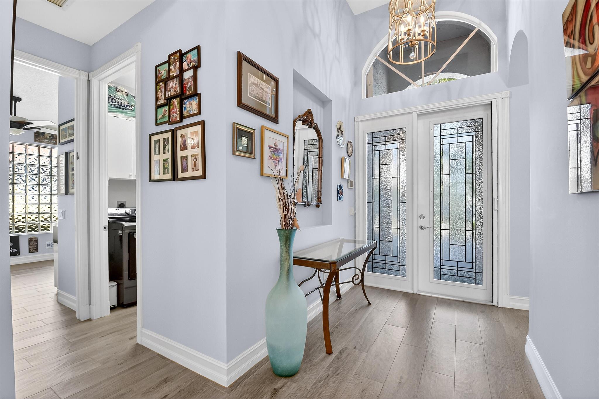 VALENCIA SHORES 3 - Residential