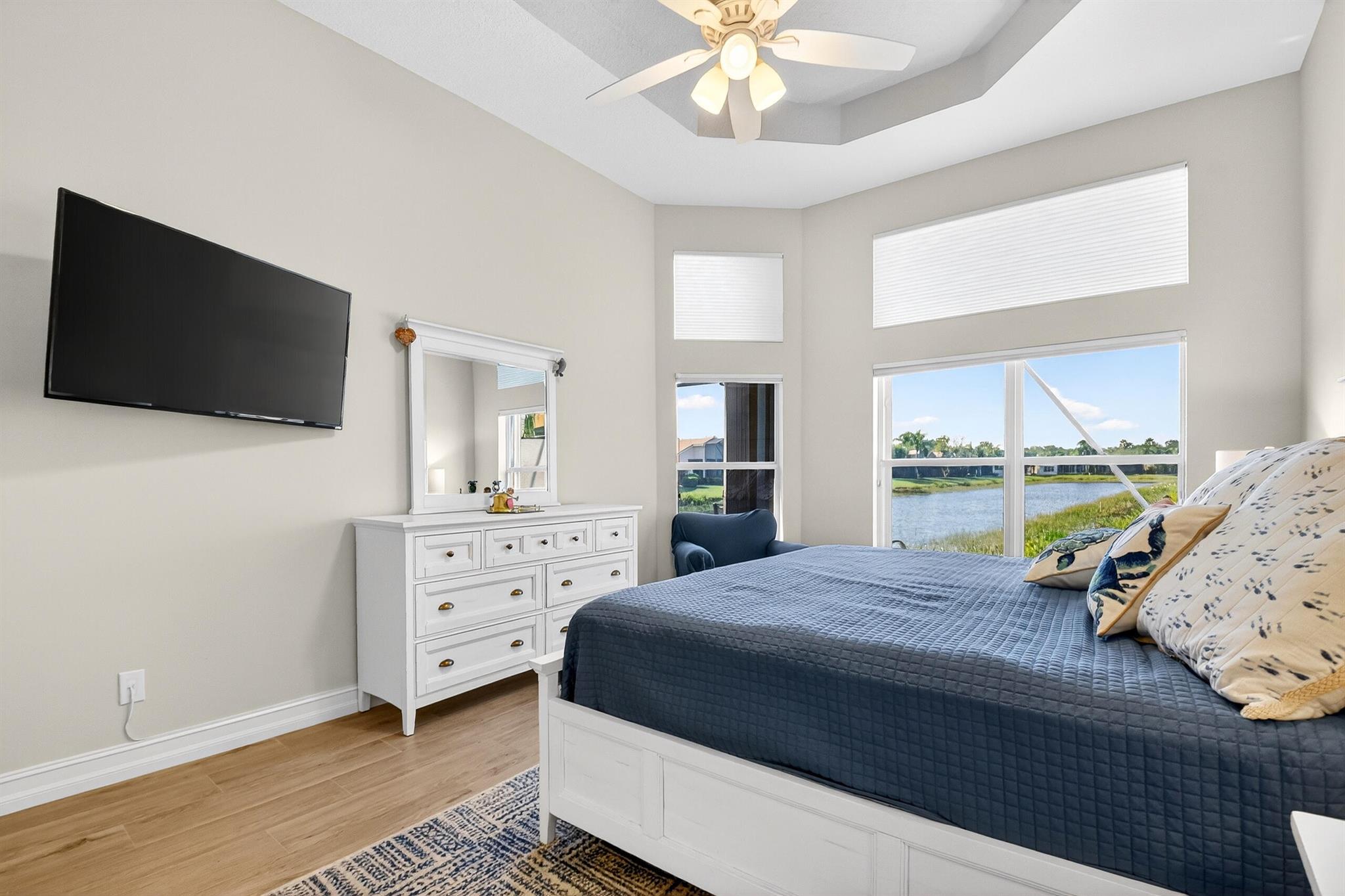 VALENCIA SHORES 3 - Residential