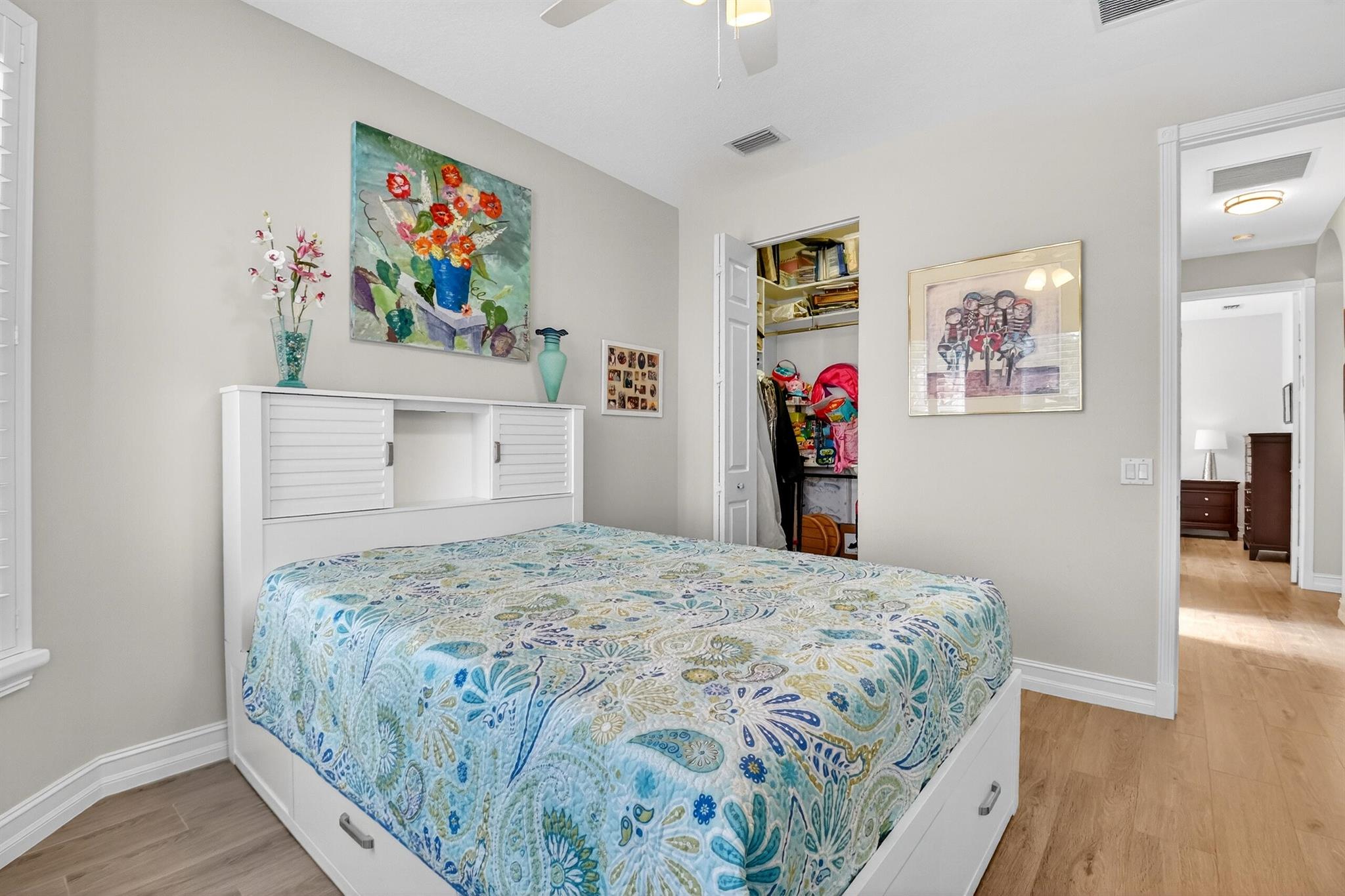 VALENCIA SHORES 3 - Residential