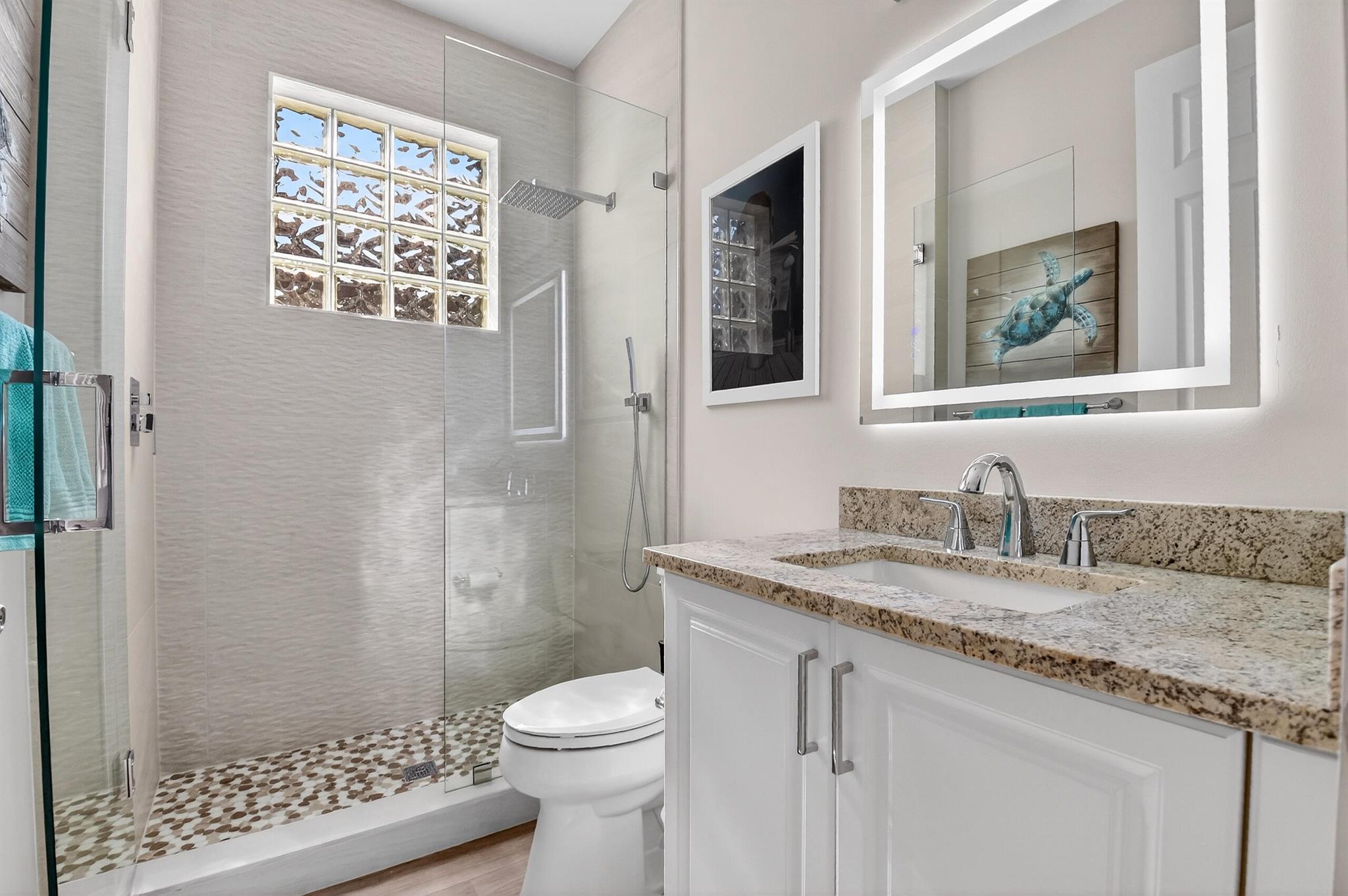 VALENCIA SHORES 3 - Residential