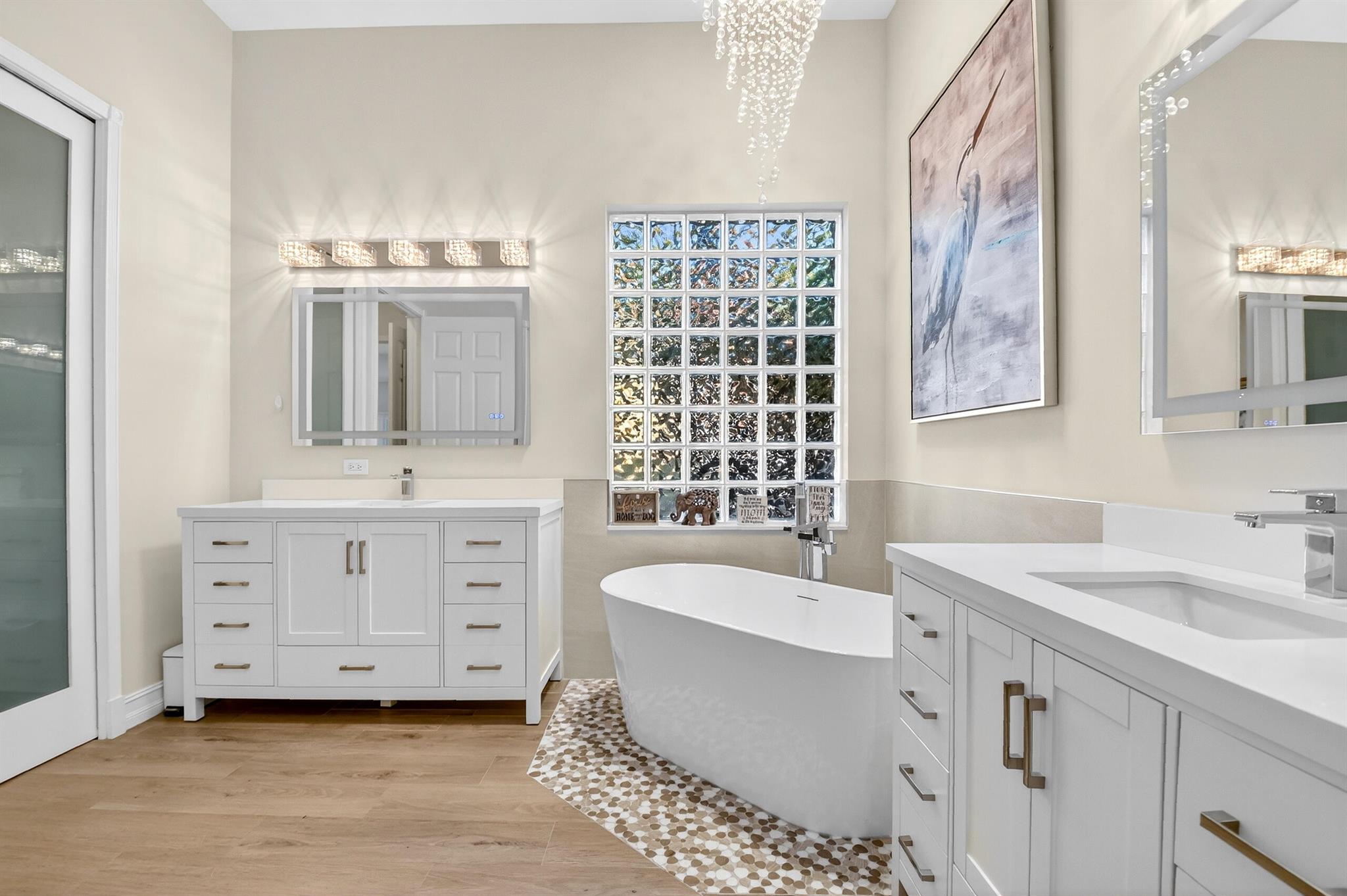 VALENCIA SHORES 3 - Residential