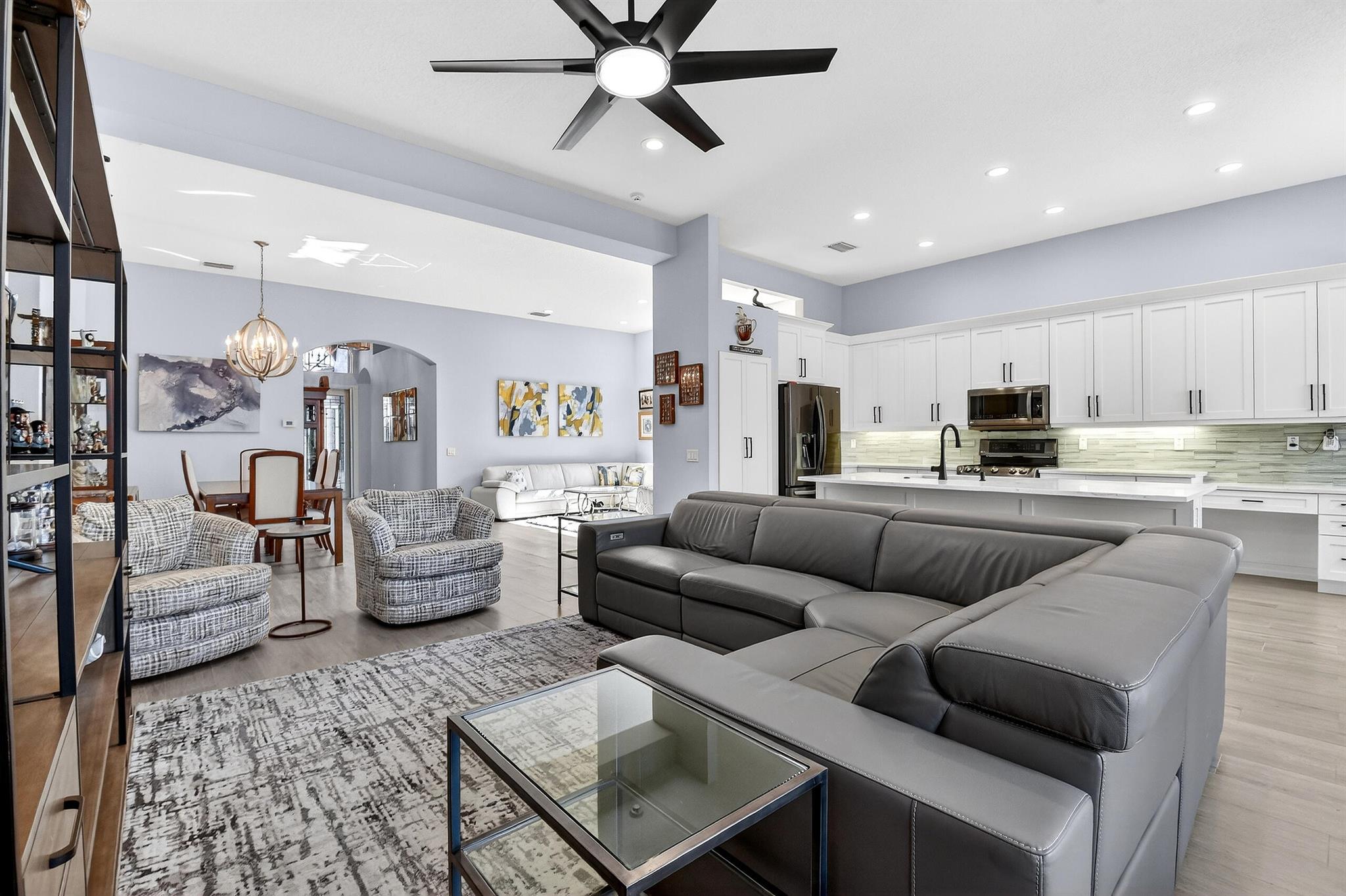 VALENCIA SHORES 3 - Residential