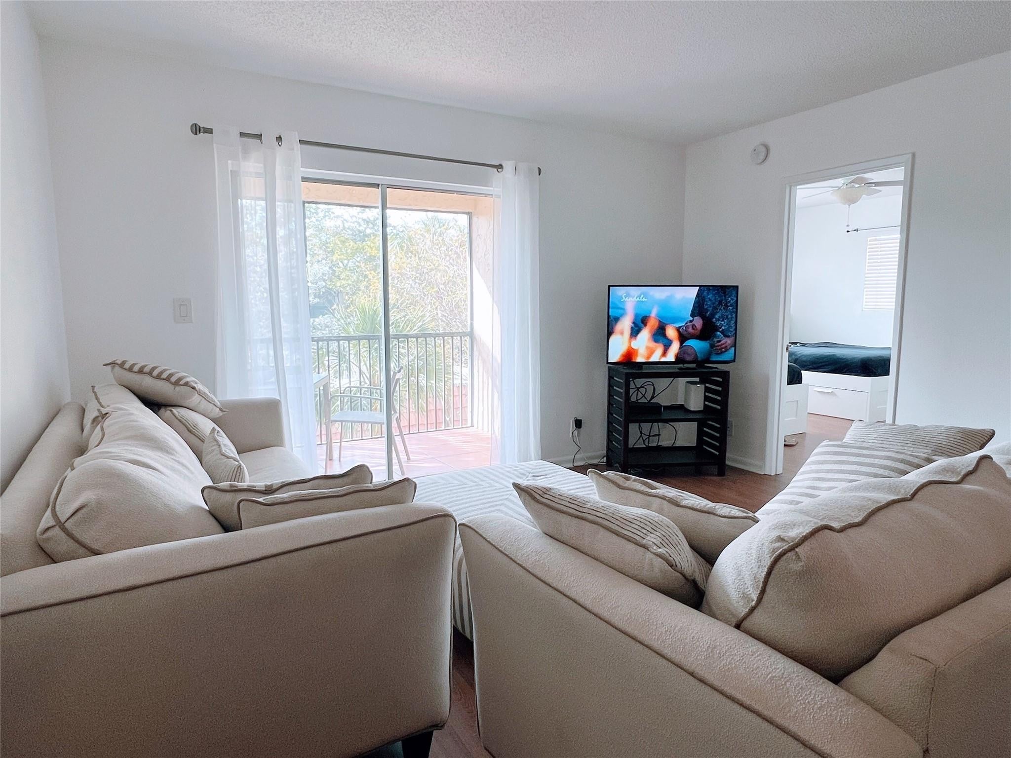 259 S CYPRESS Road 542