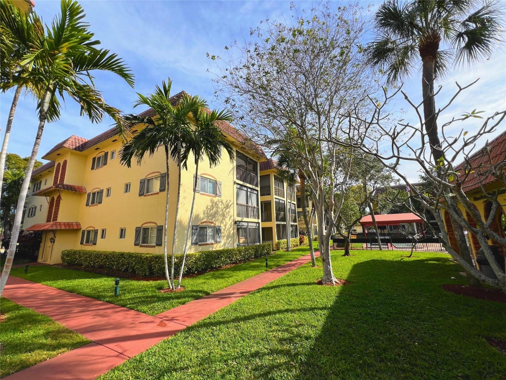 Photo of 259 S CYPRESS Road #542, Pompano Beach, FL 33060 (MLS # B26089930)