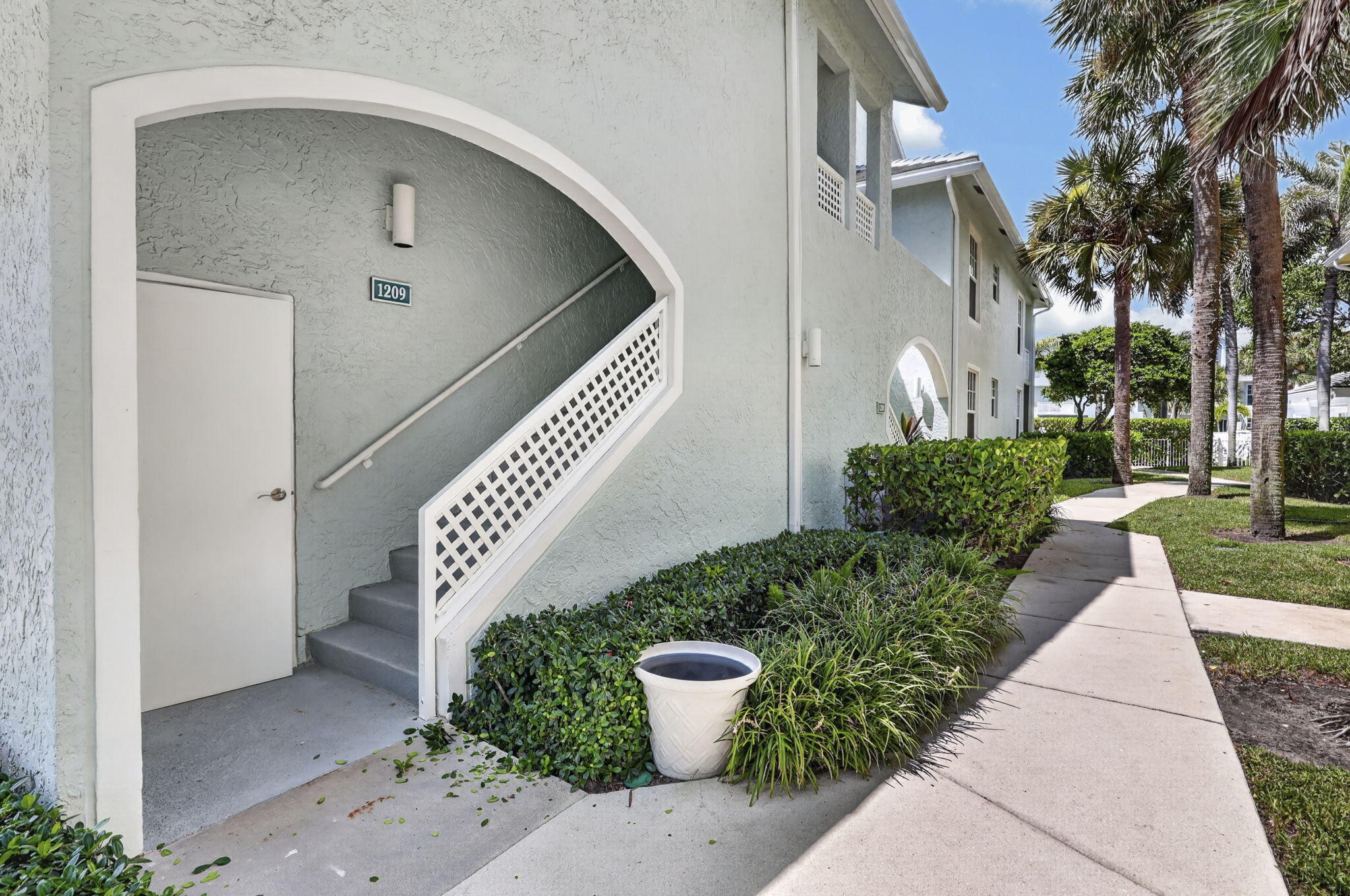 1209 MAINSAIL Circle 1209