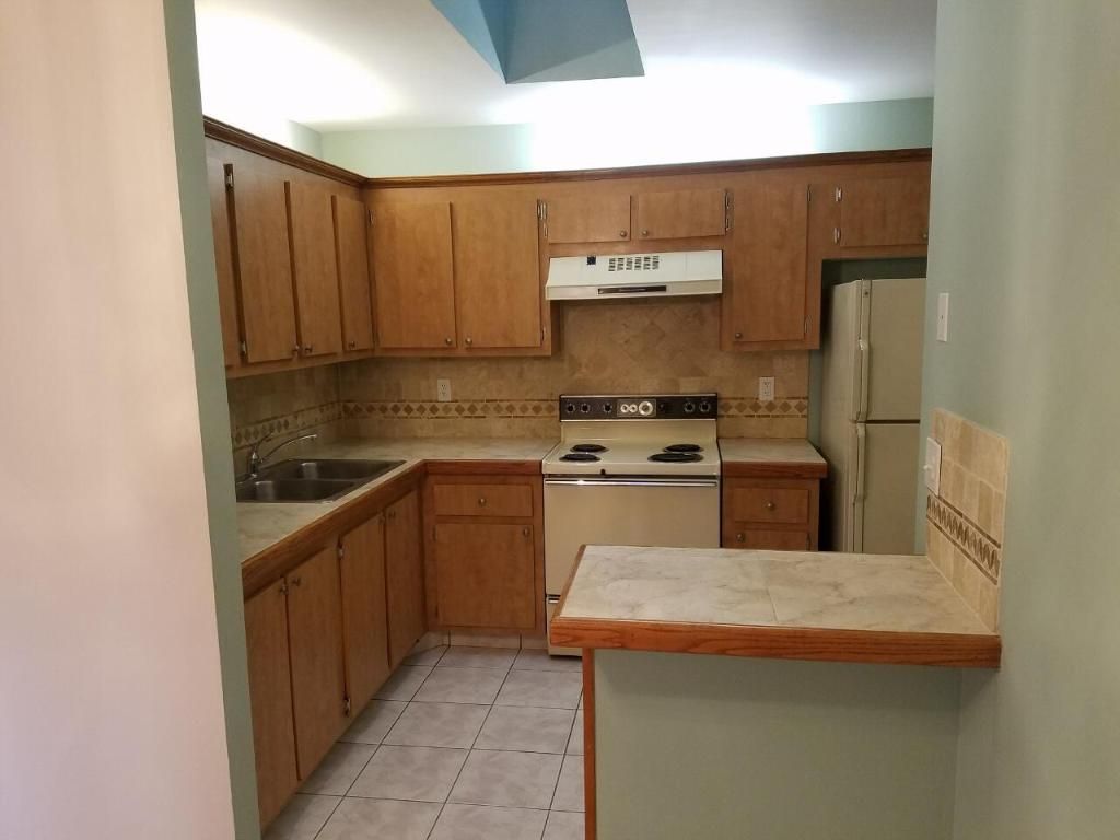 Photo of 3603 Waterview Circle, Palm Springs, FL 33461 (MLS # R11115347)