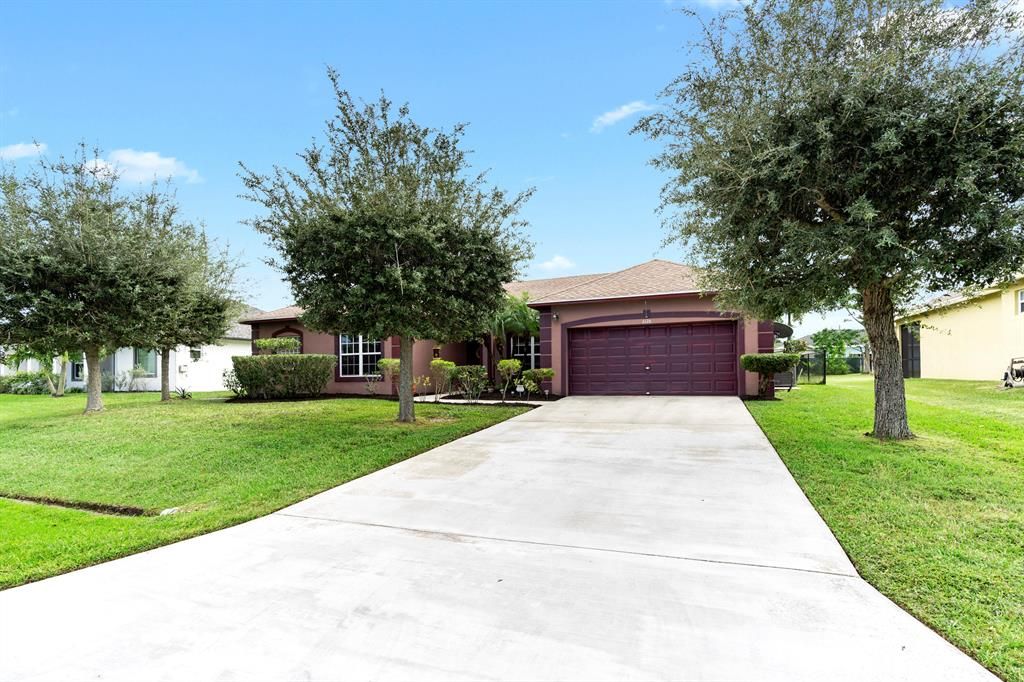 Photo of 6126 NW E Deville Circle, Port Saint Lucie, FL 34986 (MLS # R10756646)