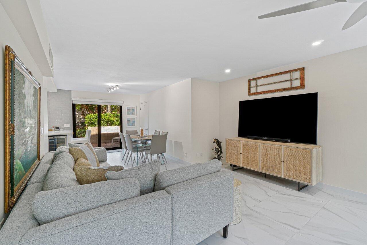 JARDIN DEL MAR COND - Residential
