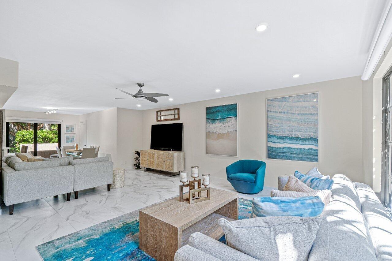 JARDIN DEL MAR COND - Residential