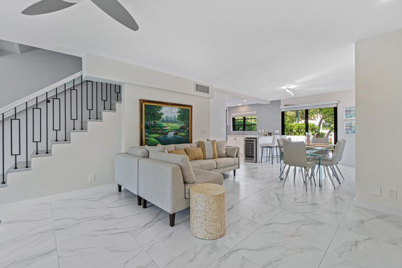 JARDIN DEL MAR COND - Residential