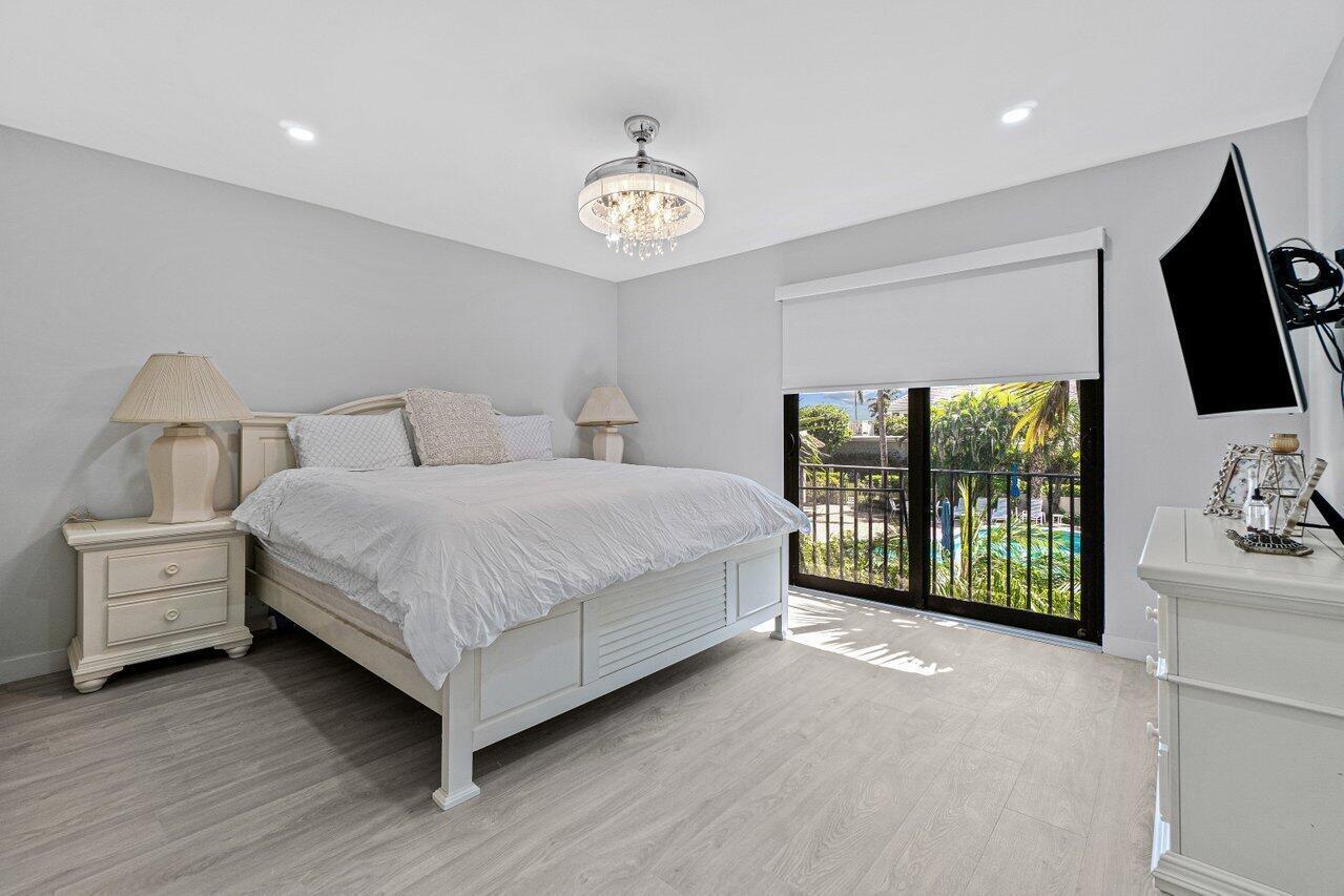 JARDIN DEL MAR COND - Residential