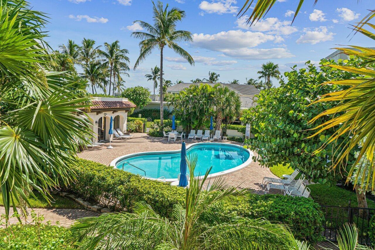 JARDIN DEL MAR COND - Residential
