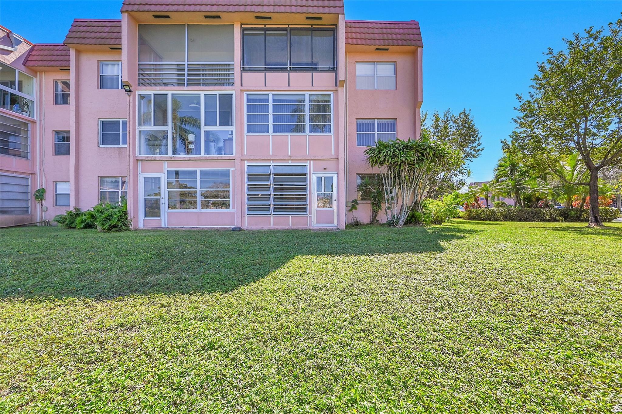 Sunrise Lakes - Residential