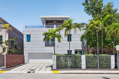 Photo of 915 SE 2nd Court, Fort Lauderdale, FL 33301 (MLS # B26019813)