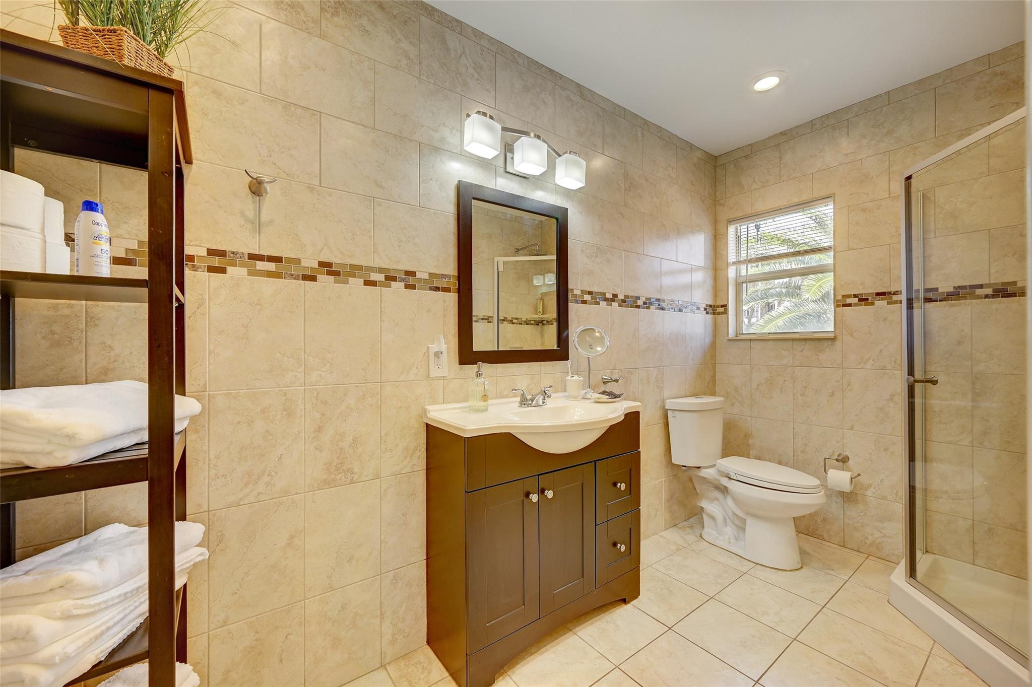 HOLIDAY ISLE YACHT CLUB CONDO - Residential