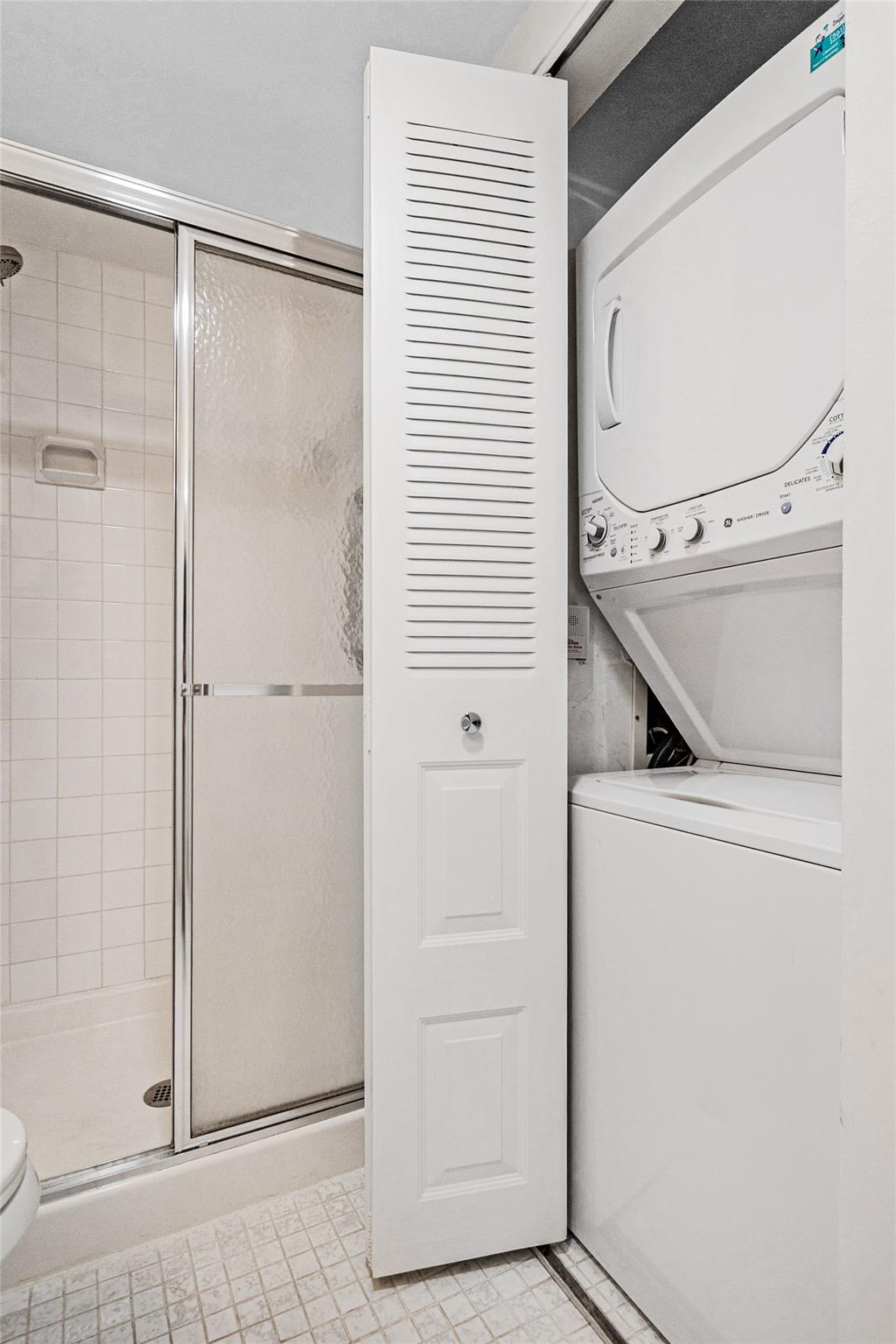 BOCA LAGO - Residential Lease